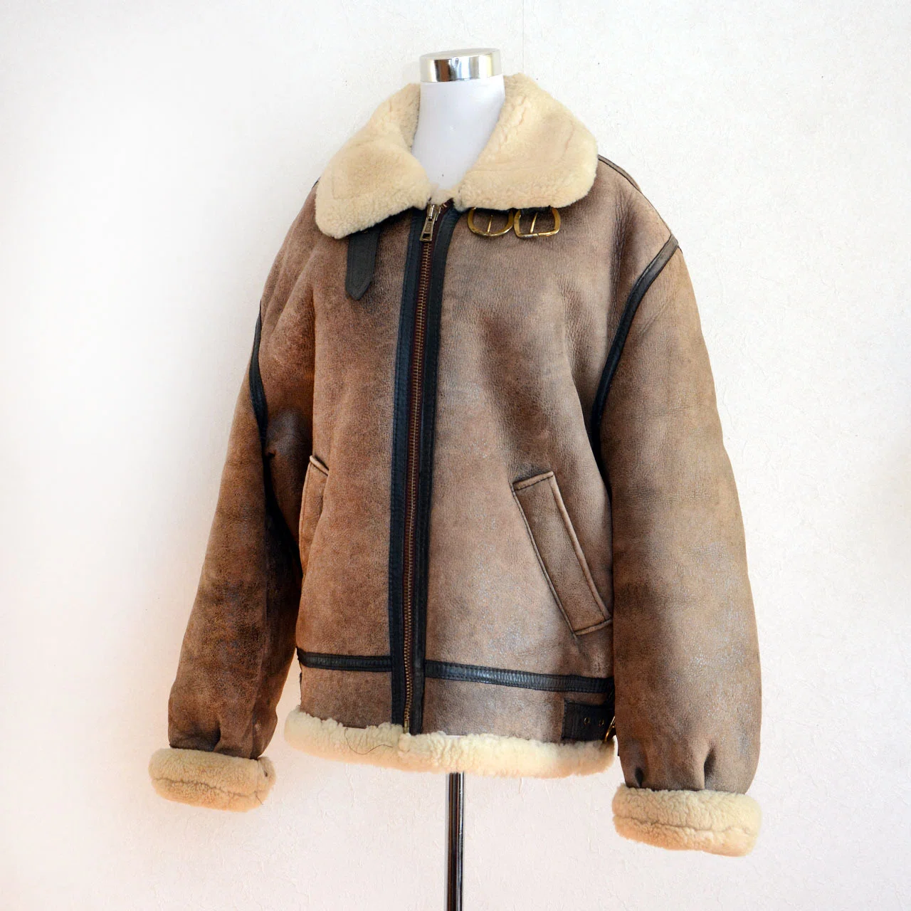 本物の迫力を纏う。US SHEEPSKIN 1980s B-3ムートンフライトジャケット 