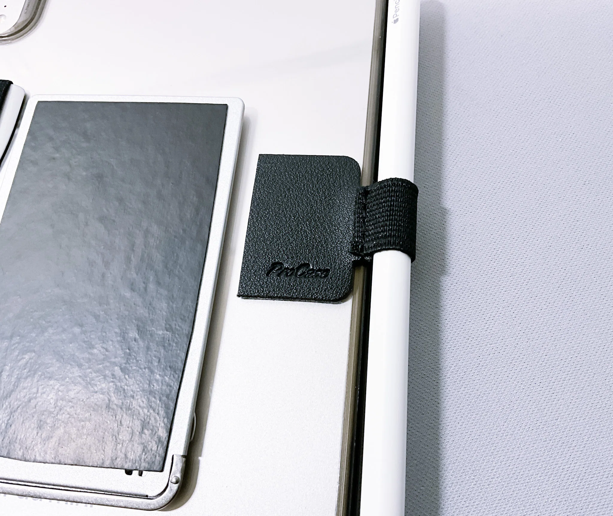 iPad mini(A17 Pro)】「ペンシル収納ホルダー」を取り付けたら