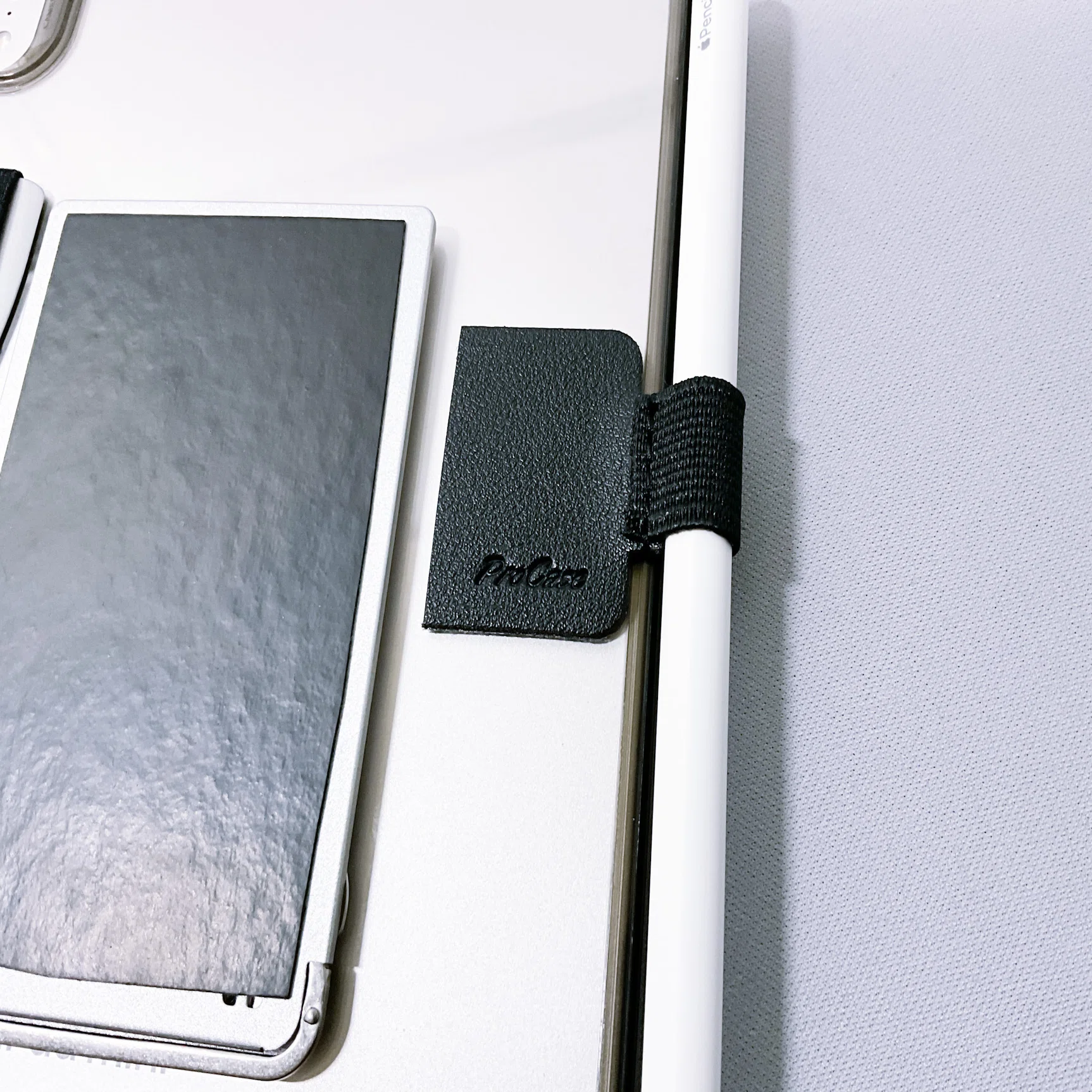 iPad mini(A17 Pro)】「ペンシル収納ホルダー」を取り付けたら 