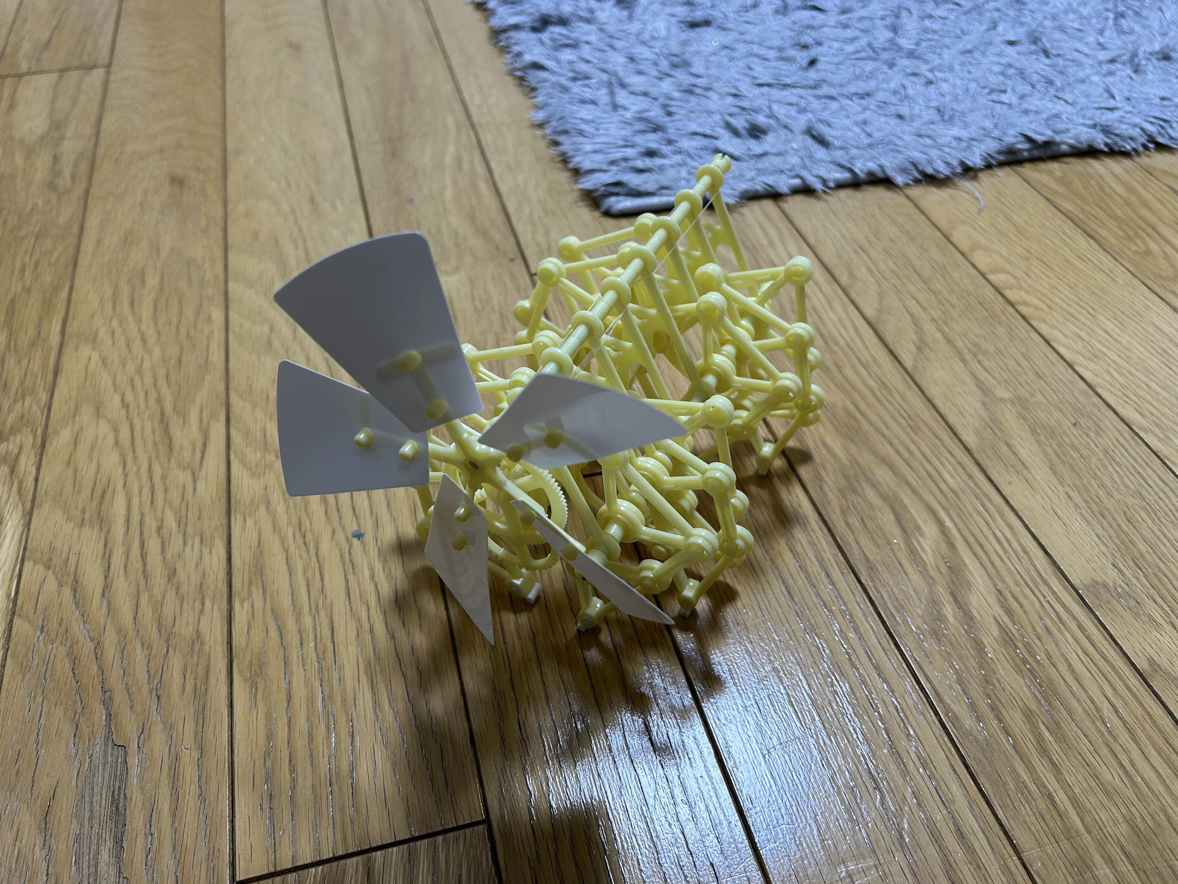 I tried making a mini Strandbeest｜長事秀青（Dr. Qdech）