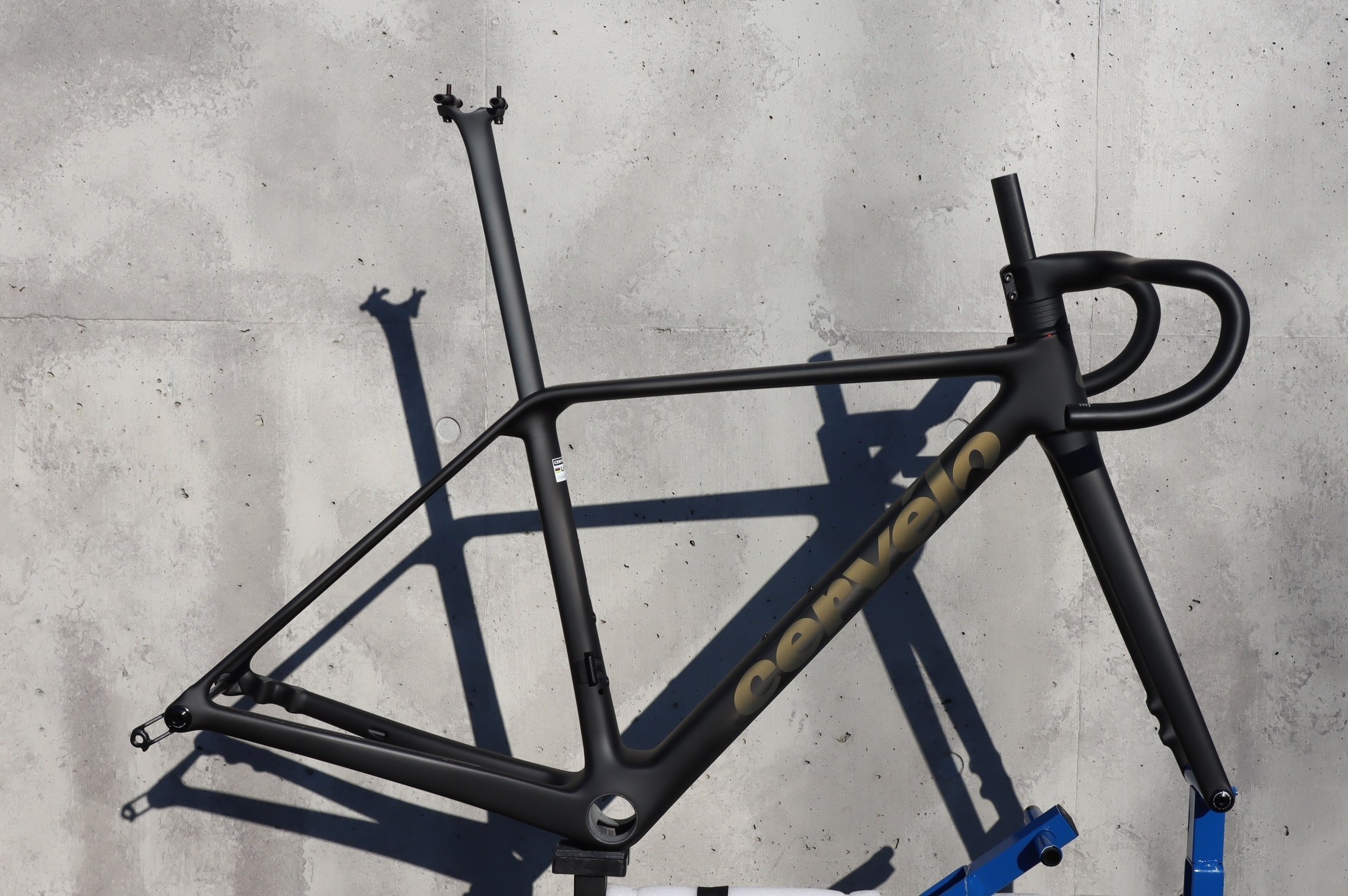 最高のクライミングバイク Cervelo R5 入荷 実測重量を添えて | BIKE