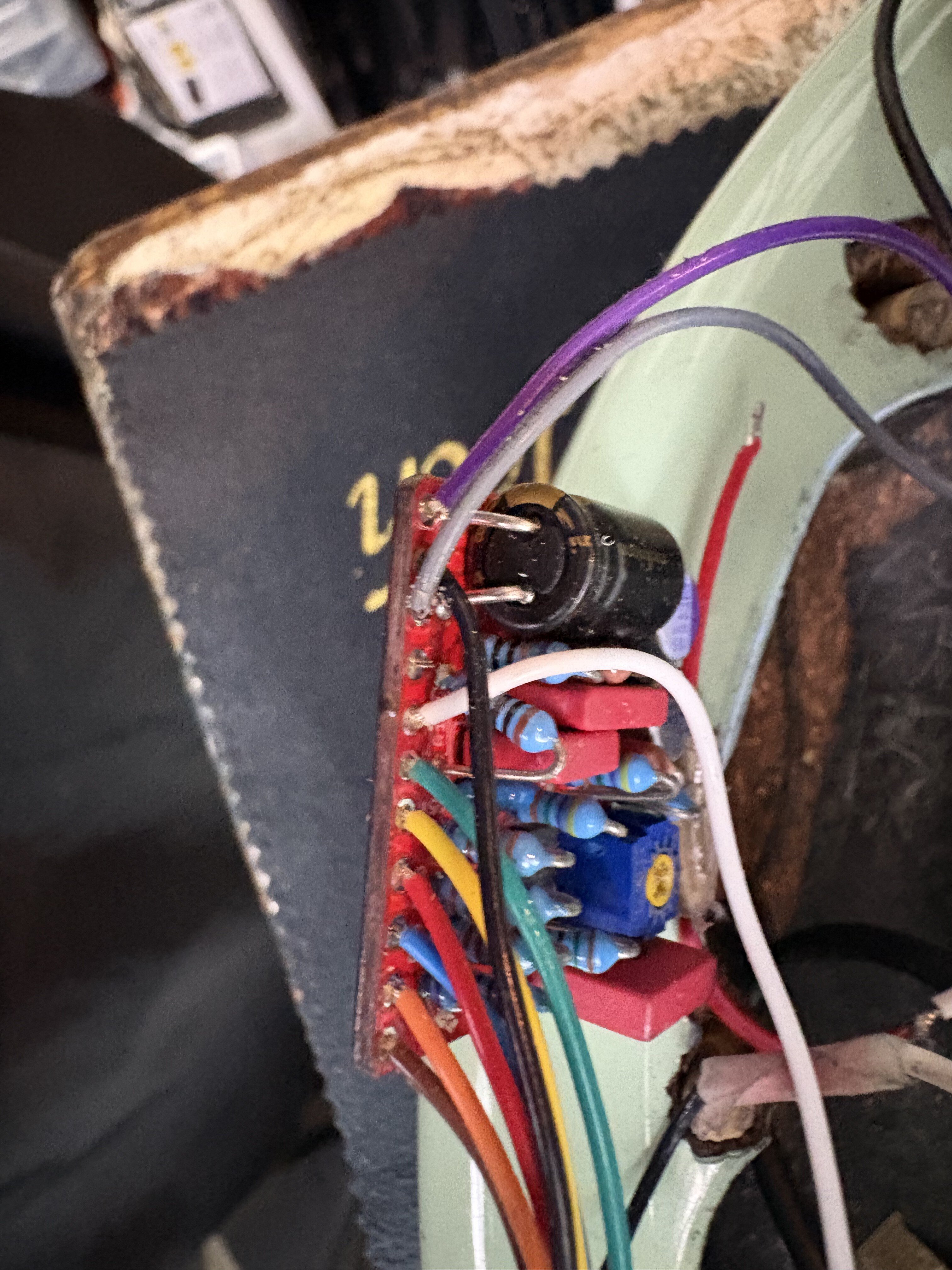 🎸 【機材修理】電源断線で音が出ない！？！「Sterling by Music Man