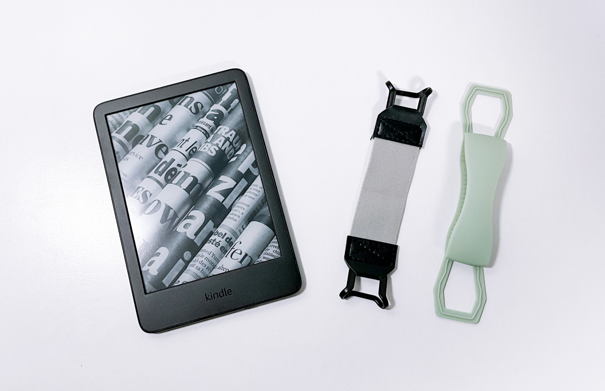 無印Kindle】使いやすい「ハンドストラップ（バンド）」はどちらか装着