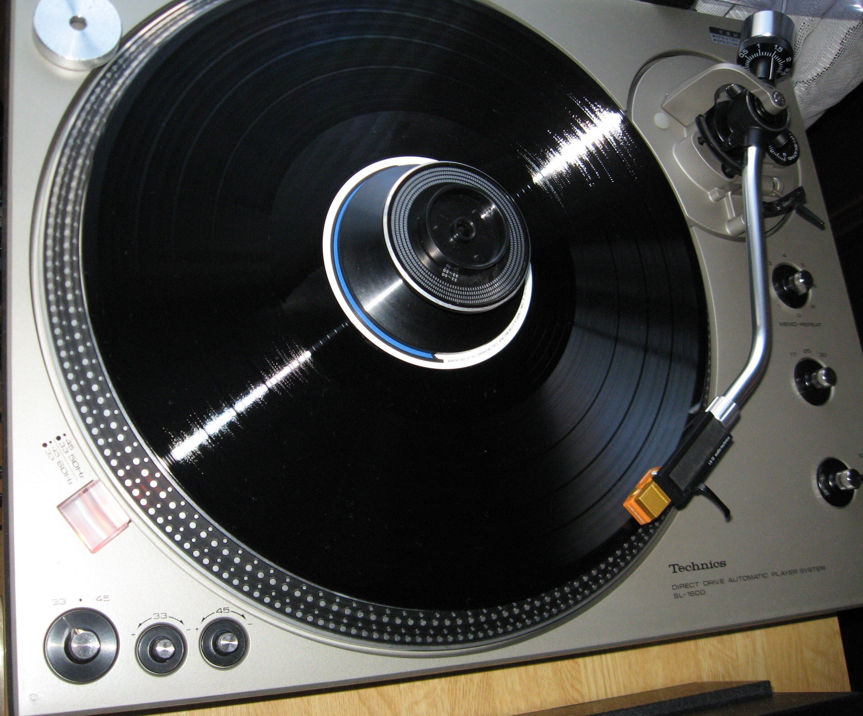 レコードプレーヤー「SL-1600」の話/リード線を銀線にしたせいか音が