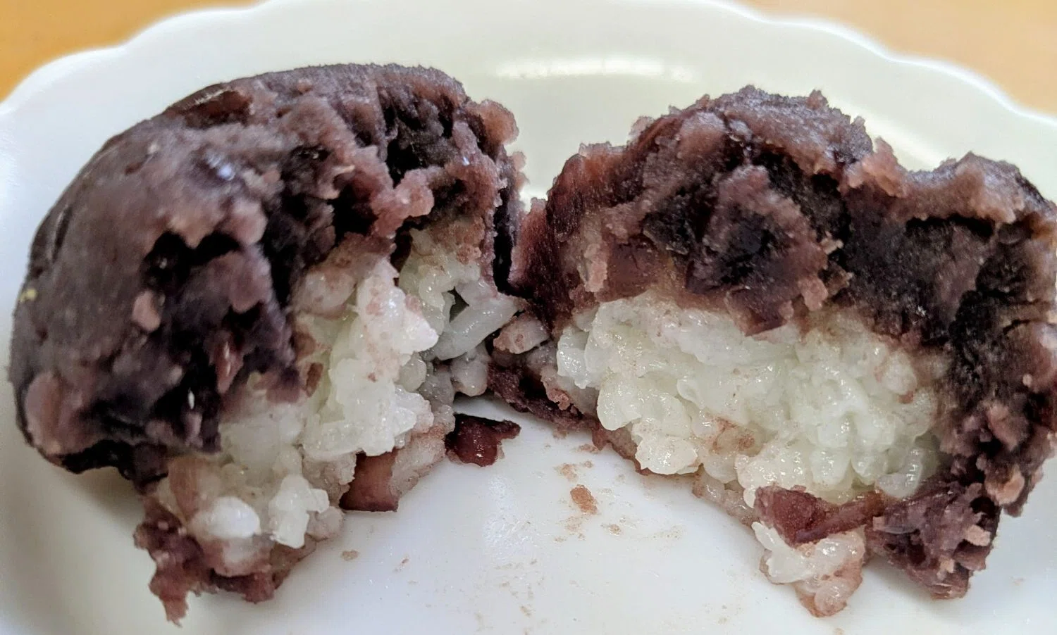 突然食べたくなる素朴な味わい、大阪の「力餅食堂のおはぎ」｜芳樹
