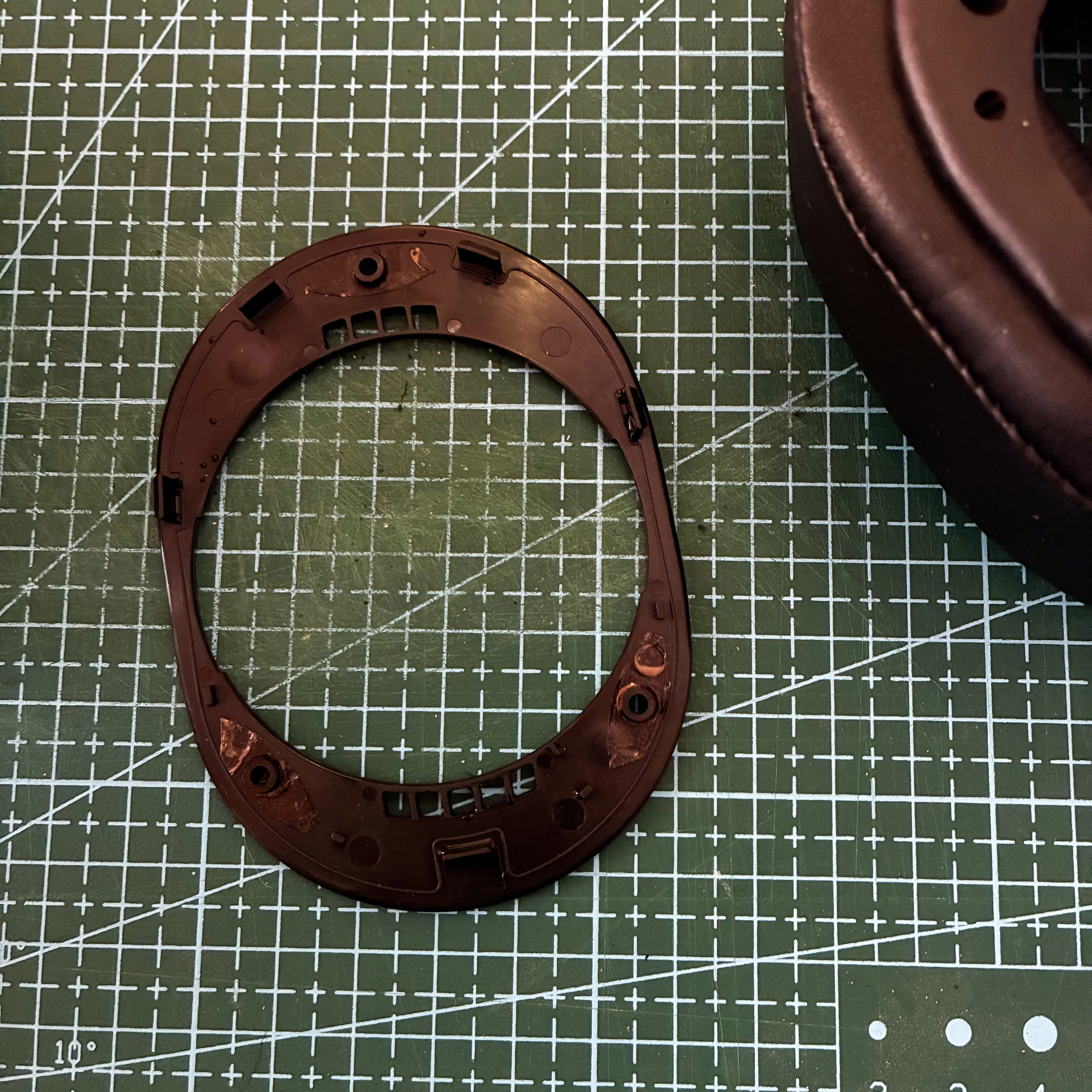 SONYが直してくれないので『MDR-HW700』の修理をしてみた｜Round2 Design