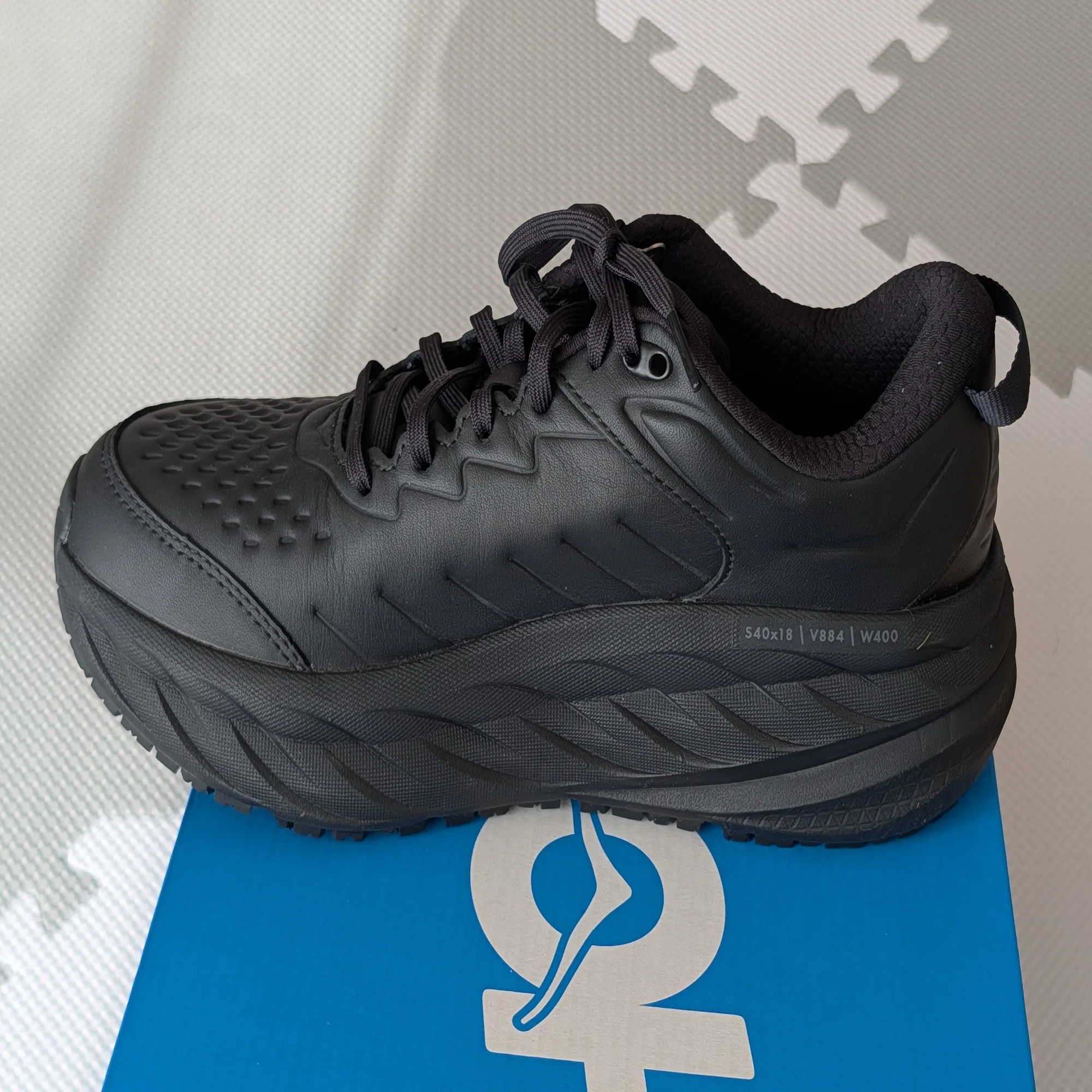靴?を買った話：BONDI SR/HOKA ONE ONE｜たぬ