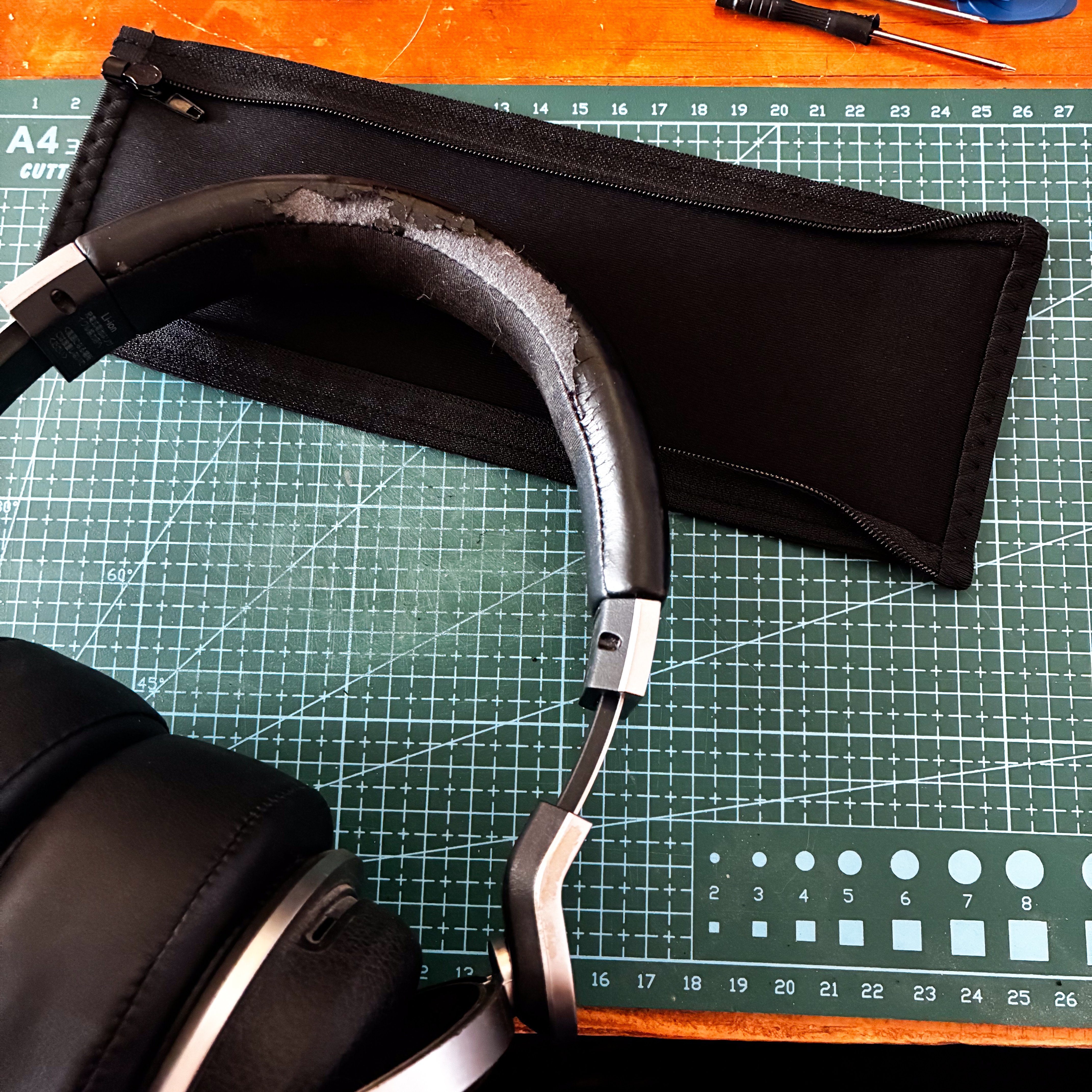 SONYが直してくれないので『MDR-HW700』の修理をしてみた｜Round2 Design