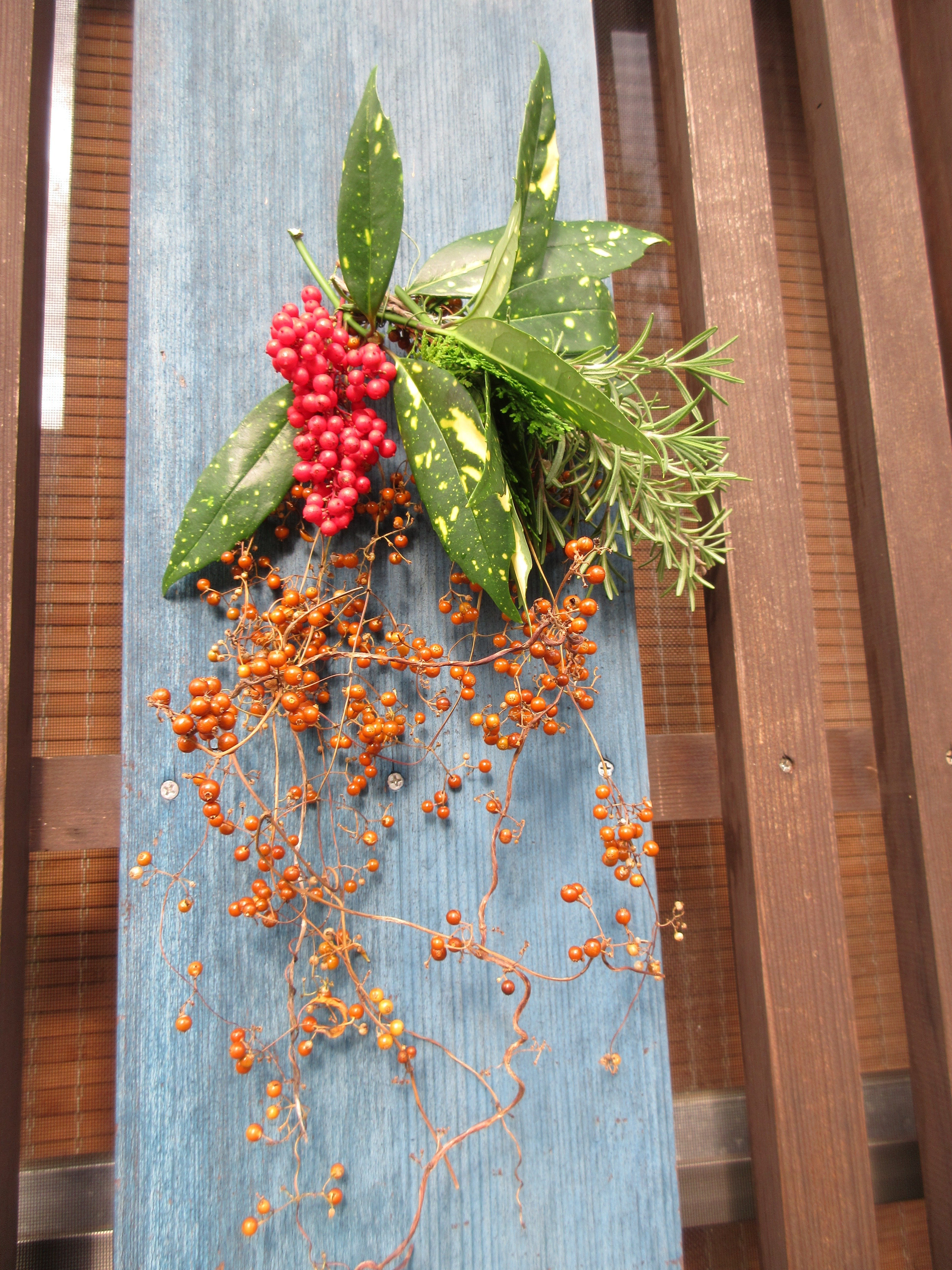 工房の実や葉で即席スワッグ｜ミニチュアちいさん