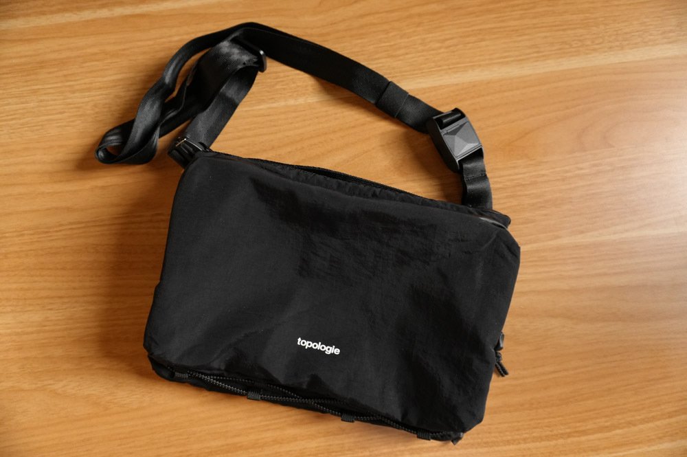 TopologyのBottle Sacoche Largeは最高のミニバッグ！｜TECH & GO｜で