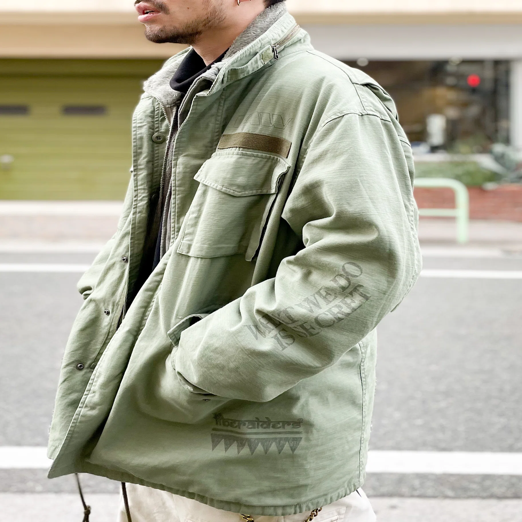 Liberaiders®︎ - HANDWRITING PRINT M65 JACKET｜Tieup