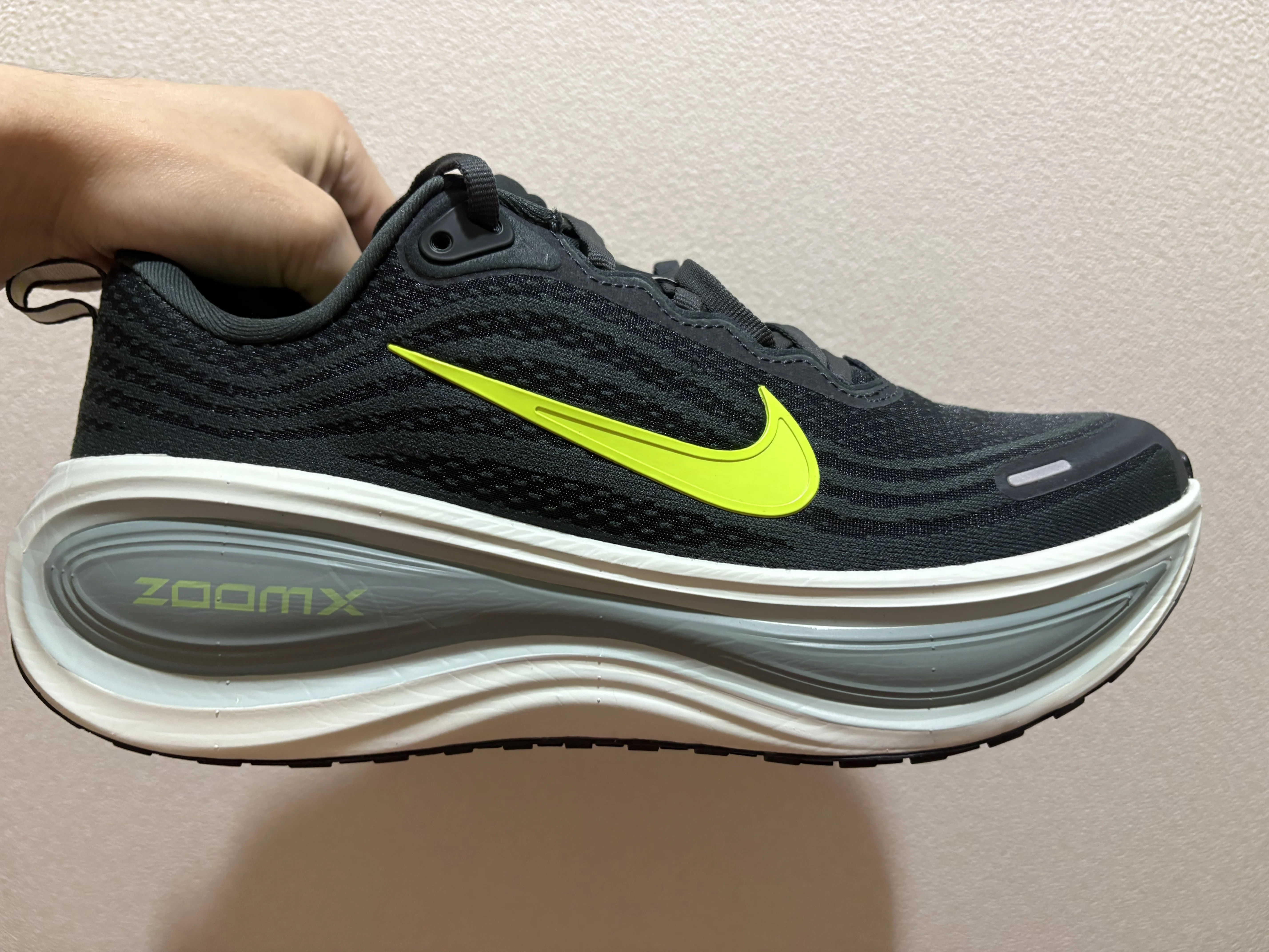 ボメロプラス買ったよ！】厚底シューズのカーボンプレートありなしの 