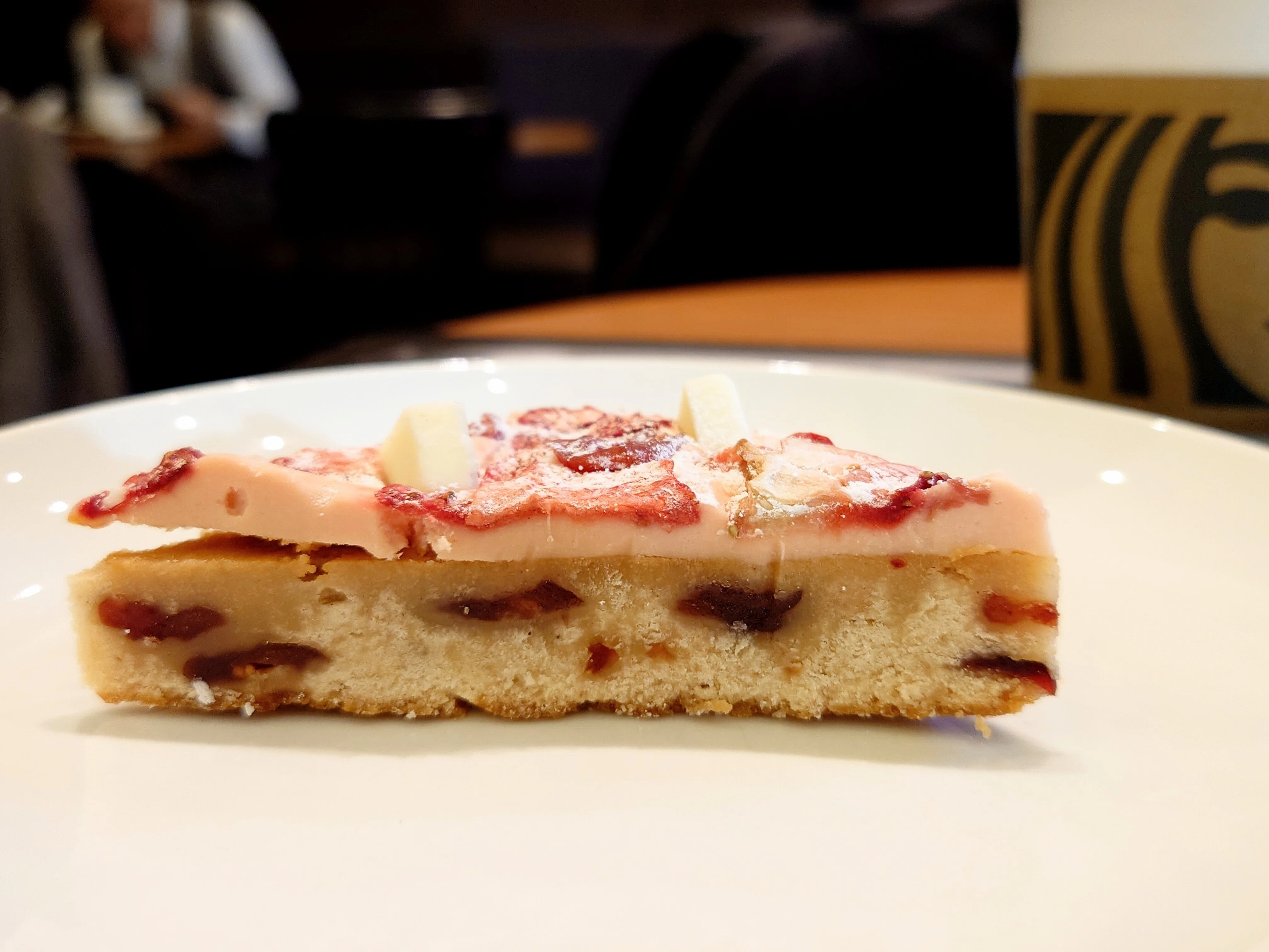 スタバ】ストロベリー&クランベリーブリスバーとアールグレイスコーン