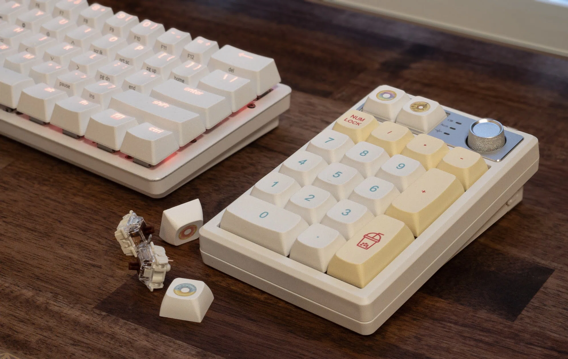 遊び心満載の中華テンキーで、デスクの「あそび」を埋める【YUNZII