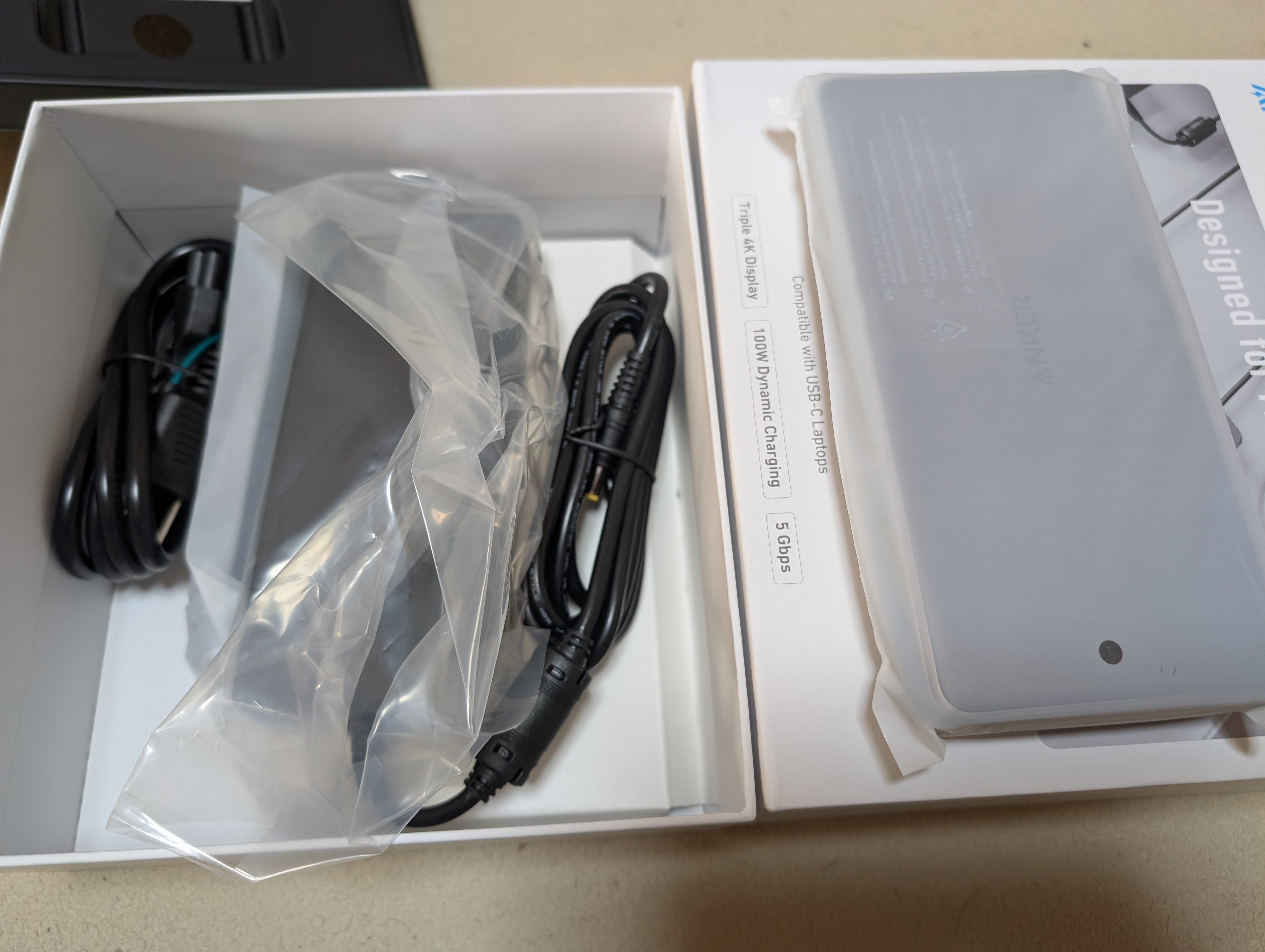 分配器・切替器 Anker564 USB-C Docking Station Anker 564 USB-C ドッキングステーション (10-in-1, for MacBook