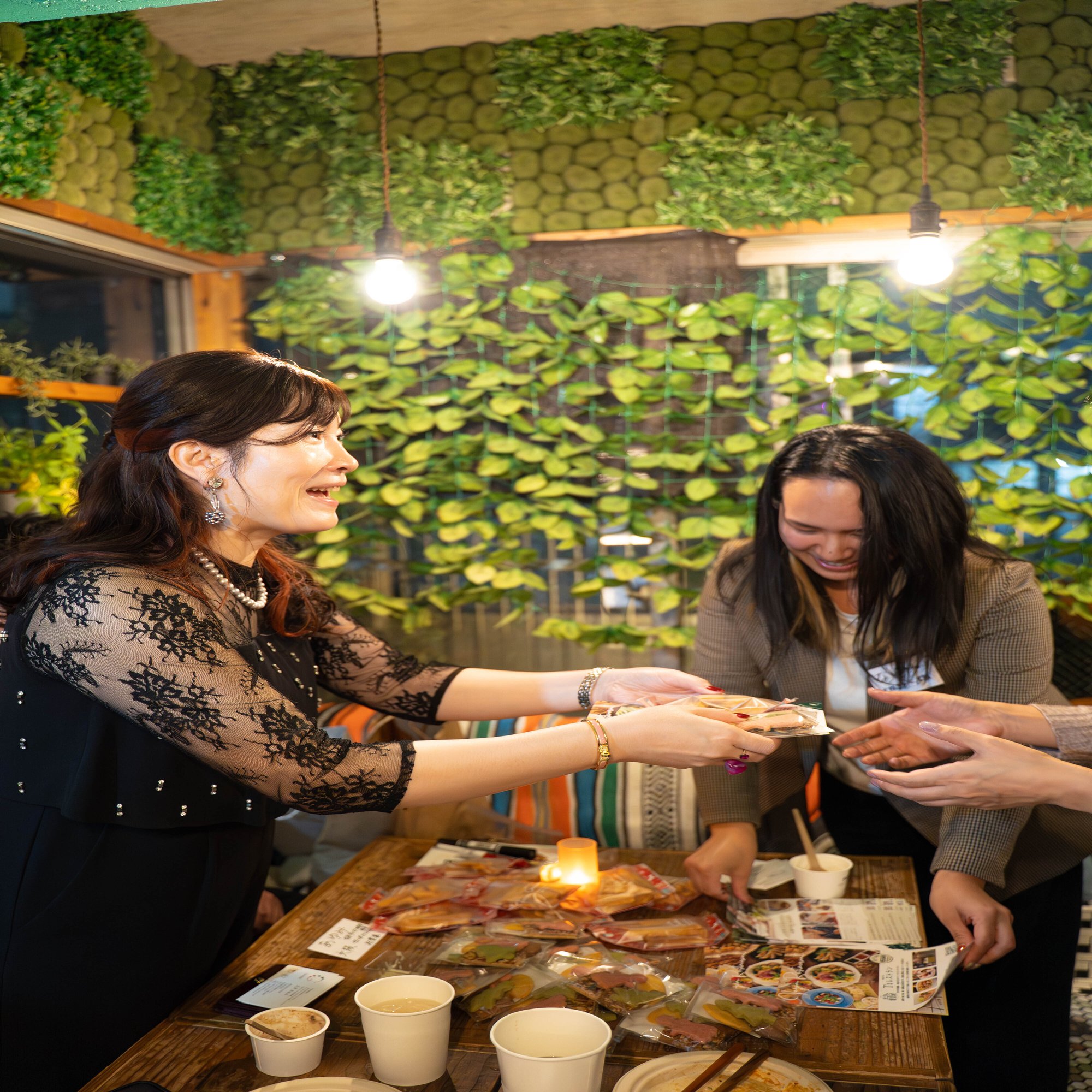 イベントレポート】「これがヴィーガン？！」土井あゆみ主宰のびっくり＆おいしい交流イベントをHemp Cafe  Tokyoで開催しました｜土井あゆみ｜ヴィーガンスペシャルアドバイザー認定インストラクター、日本ヴィ一ガン協会理事