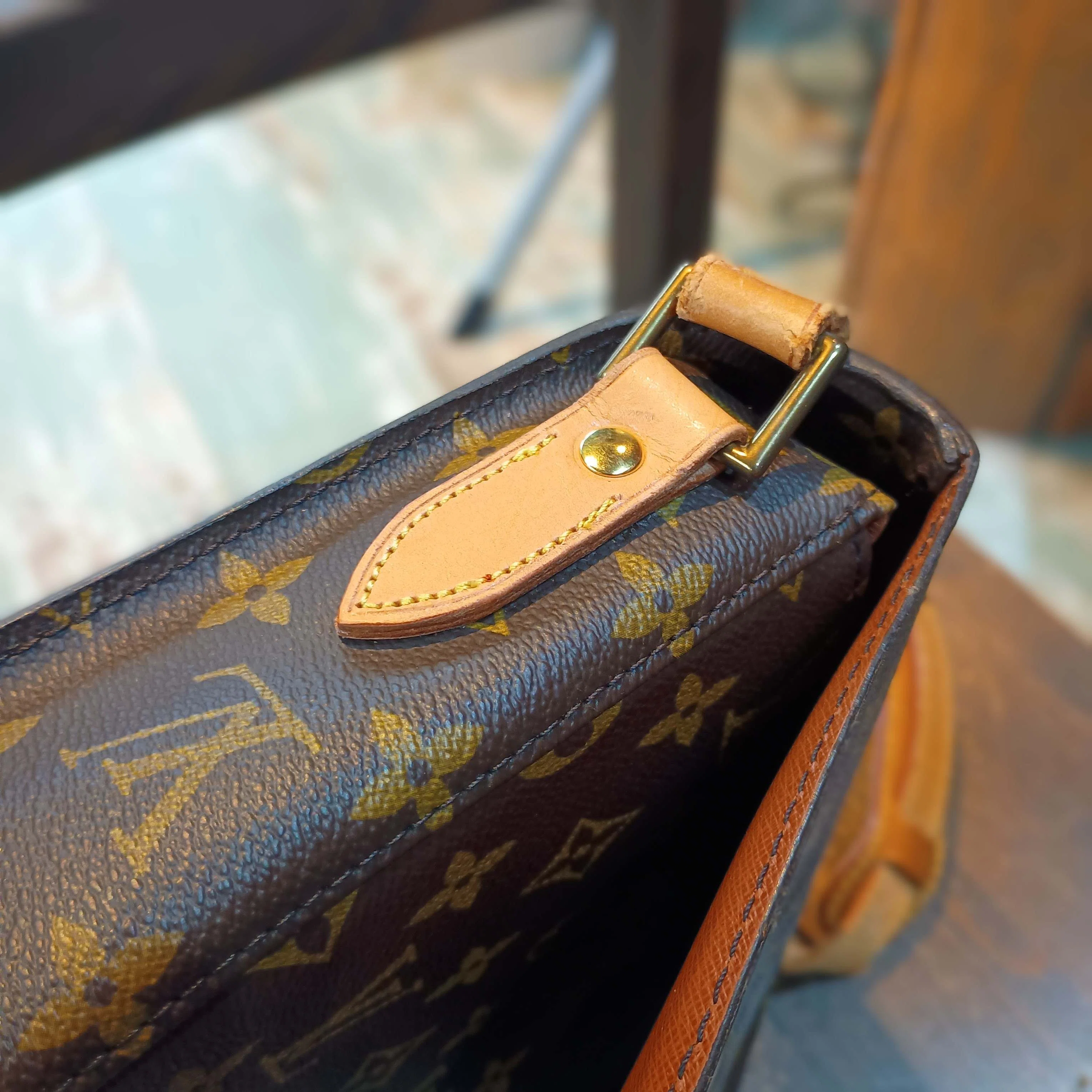 根付修理/根革交換】Louis Vuitton/ルイヴィトンショルダーバッグ