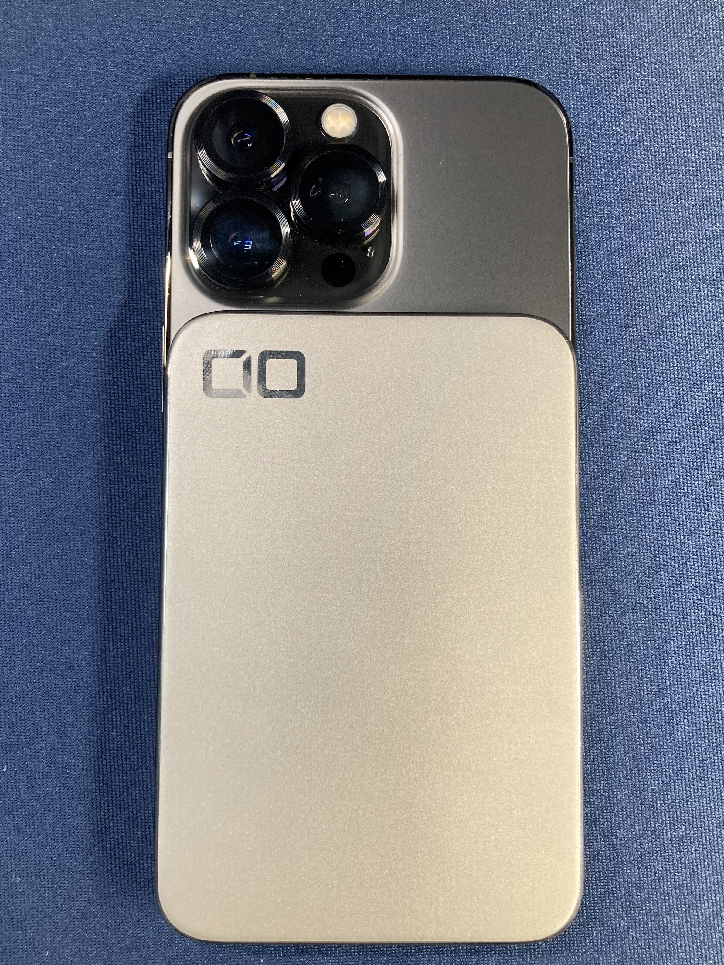 極薄モバイルバッテリー｜syungiku