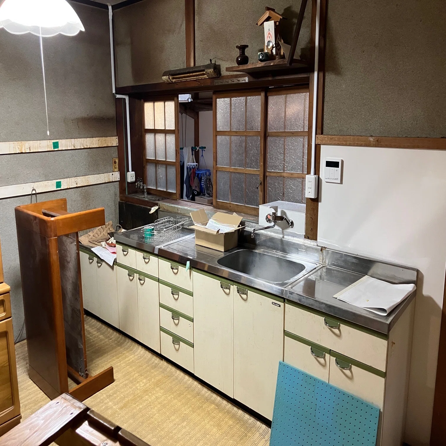 古いキッチンをそのまま使うということ｜空き家になりかけた親の家を 