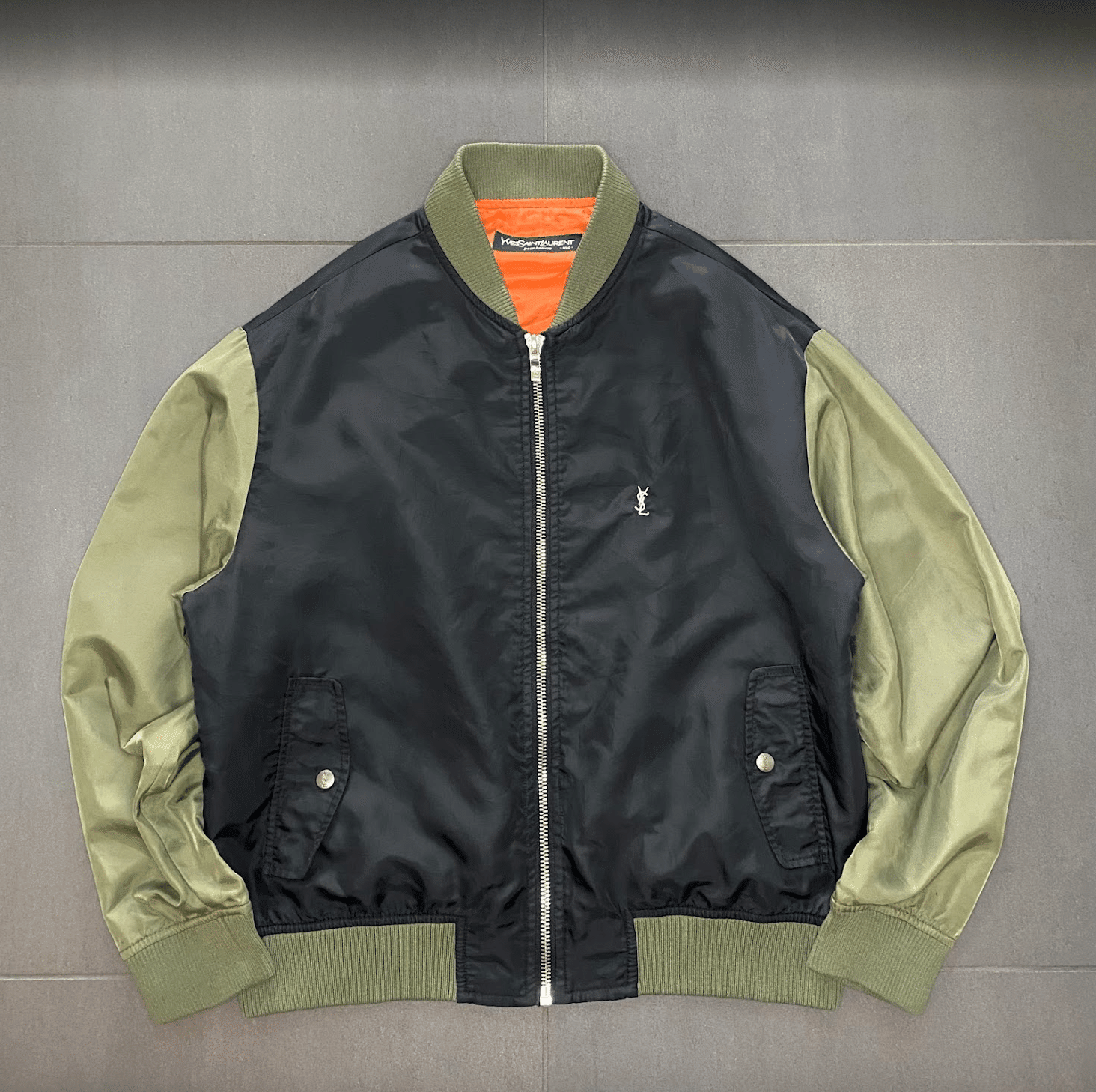 👕【厳選入荷】イヴ・サンローランのスイングトップ2着を紹介✨｜Red Hurl