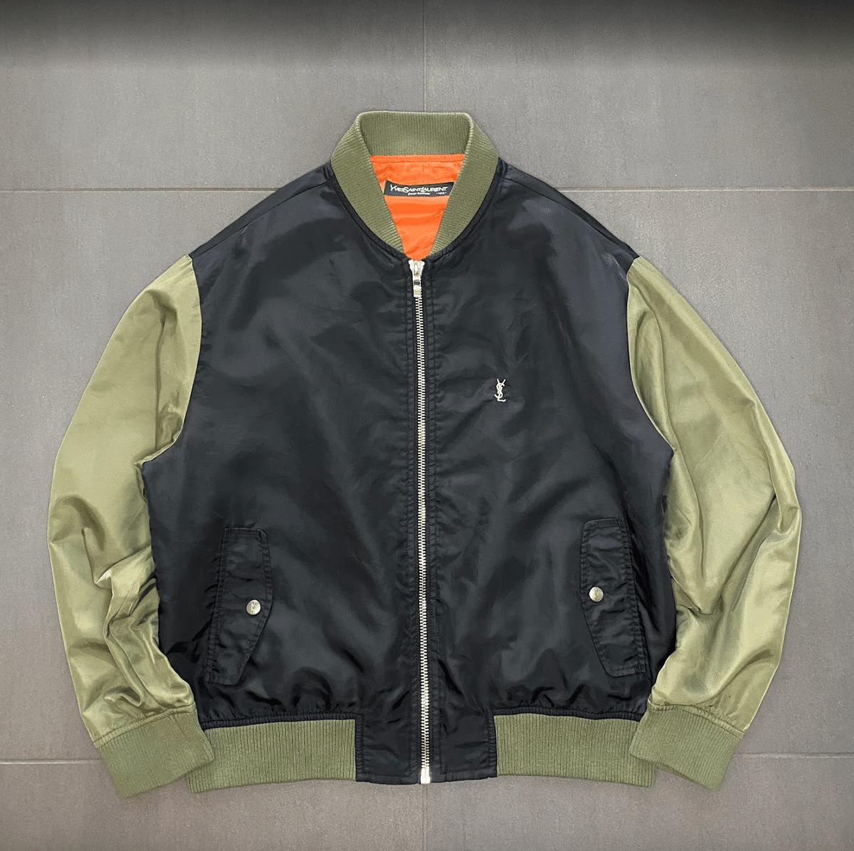 👕【厳選入荷】イヴ・サンローランのスイングトップ2着を紹介✨｜Red Hurl