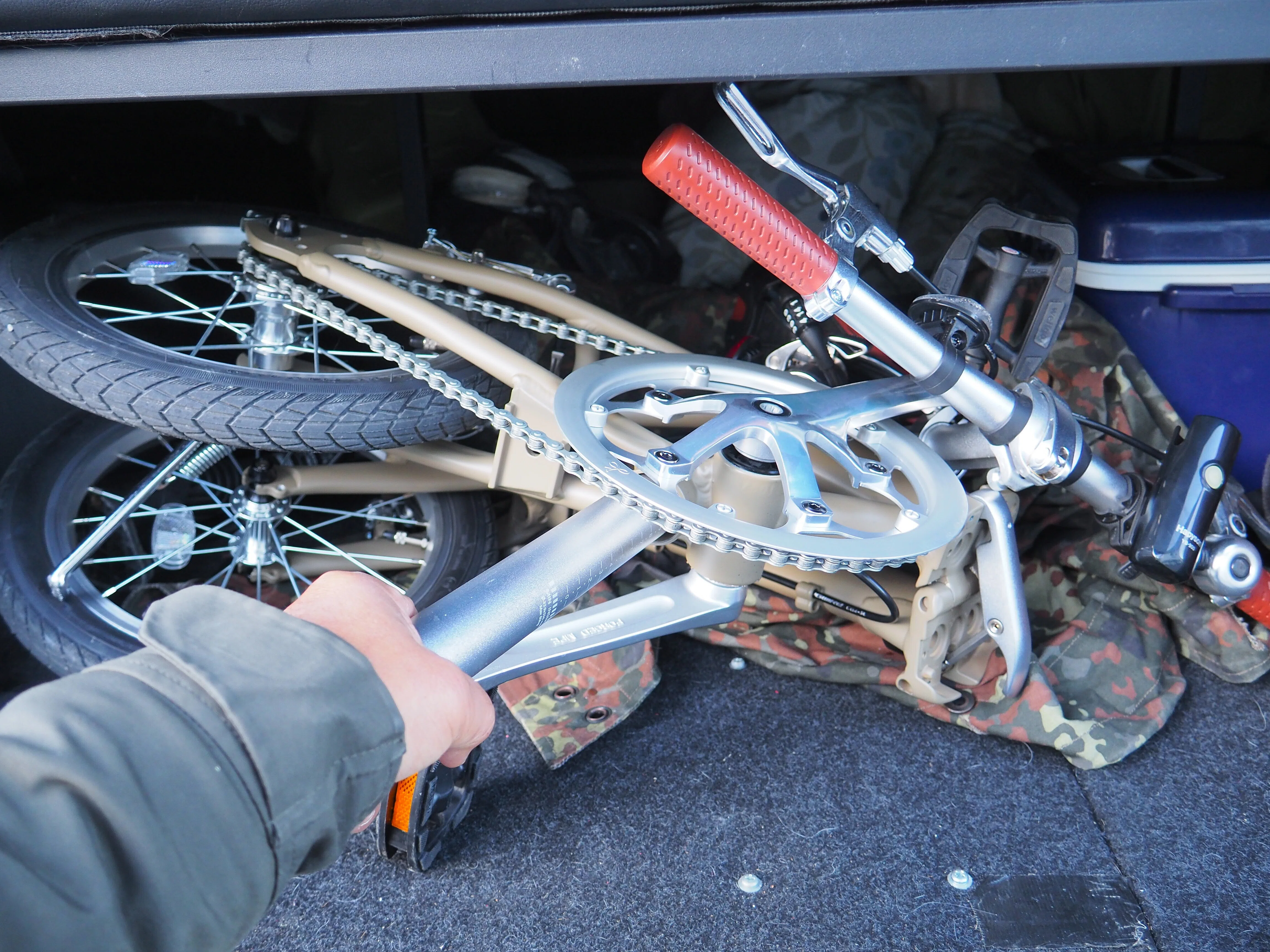車中泊旅行に折り畳み自転車を導入 新しい相棒は犬の散歩に最適 ｜中山道雄