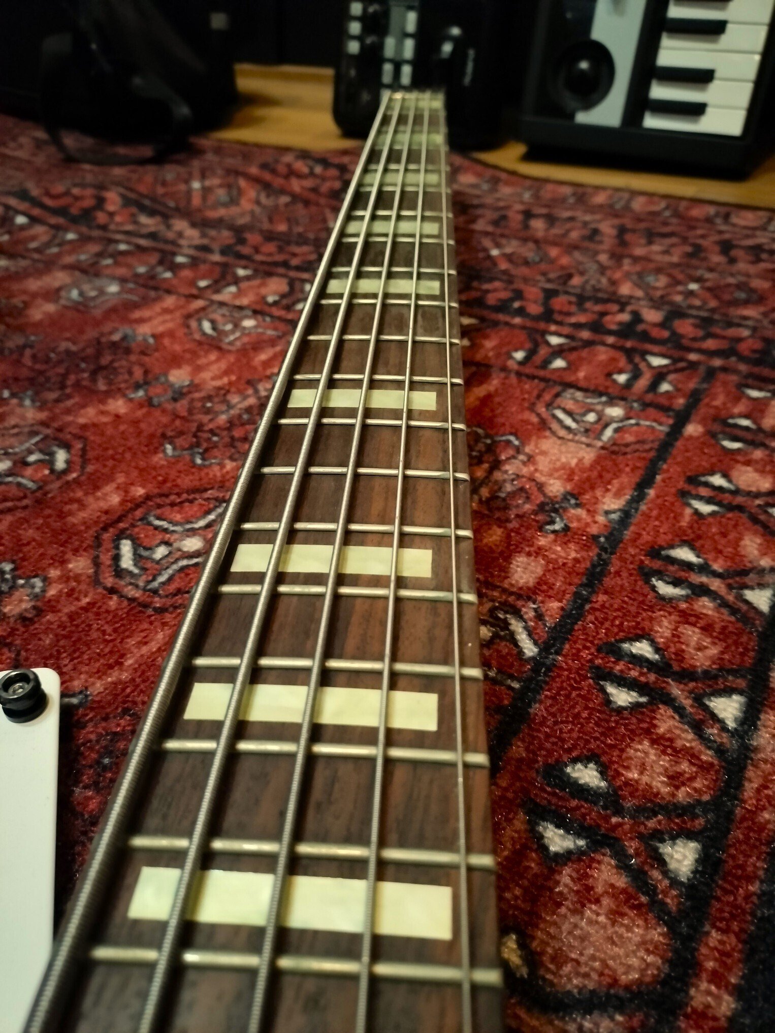 Spirit by Steinberger のベースをカスタムする話｜takadatronica