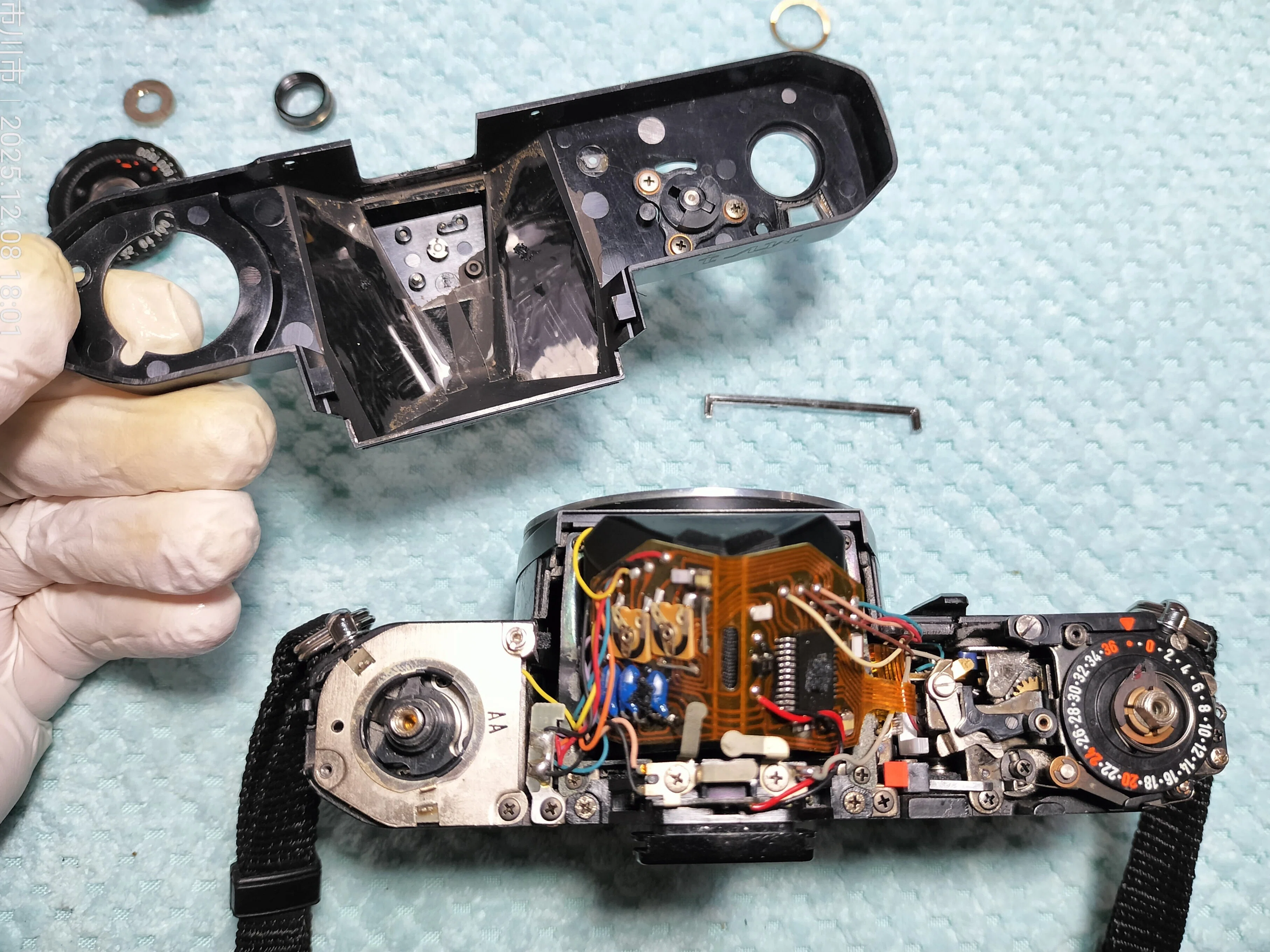 Pentax MV-1の分解｜フィルムカメラ修理のアクアカメラ