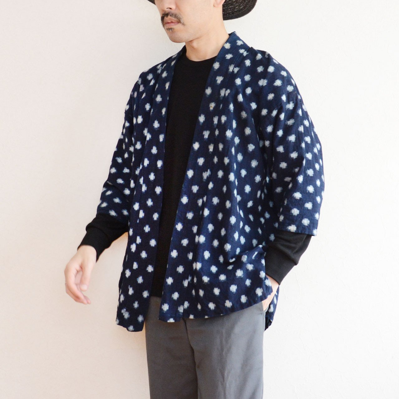 ぼた雪の雪ん子絣と藍染の野良着──昭和の古布が、いま海外で再評価