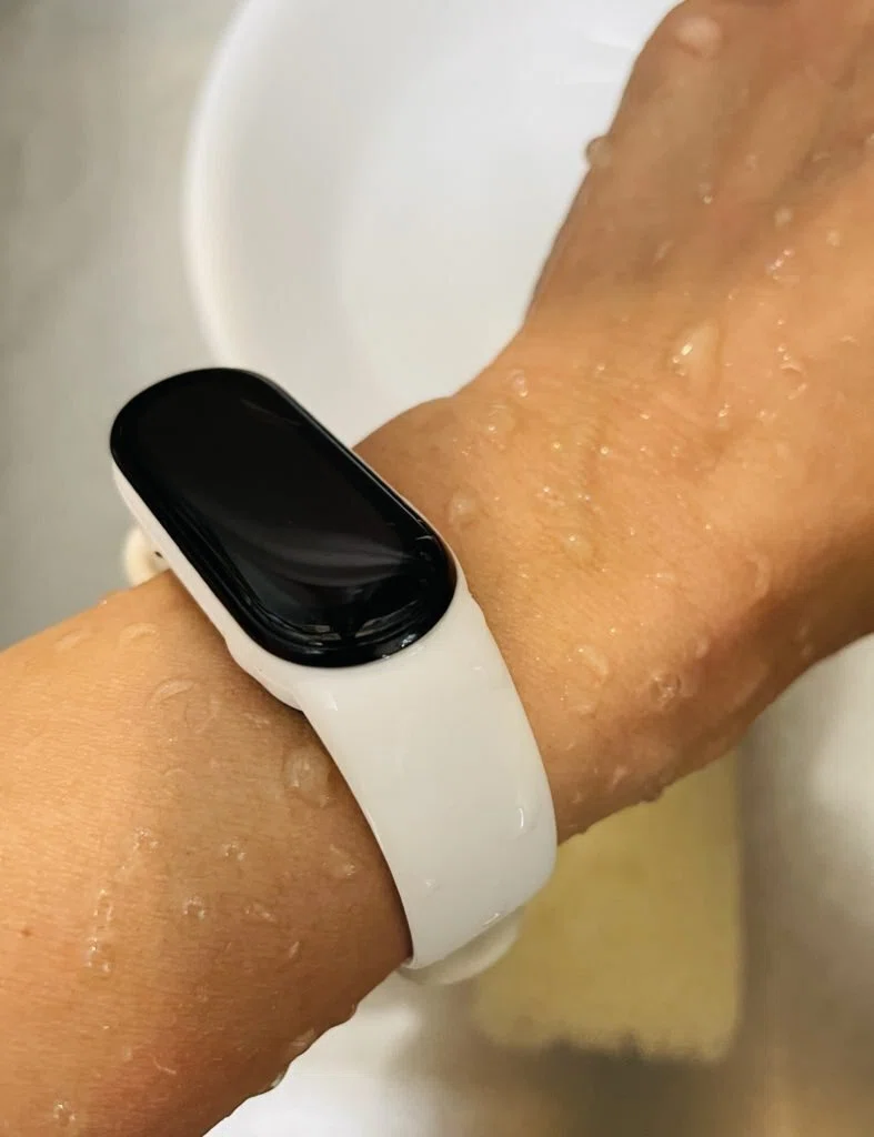 スマートウォッチつけたまま皿洗い