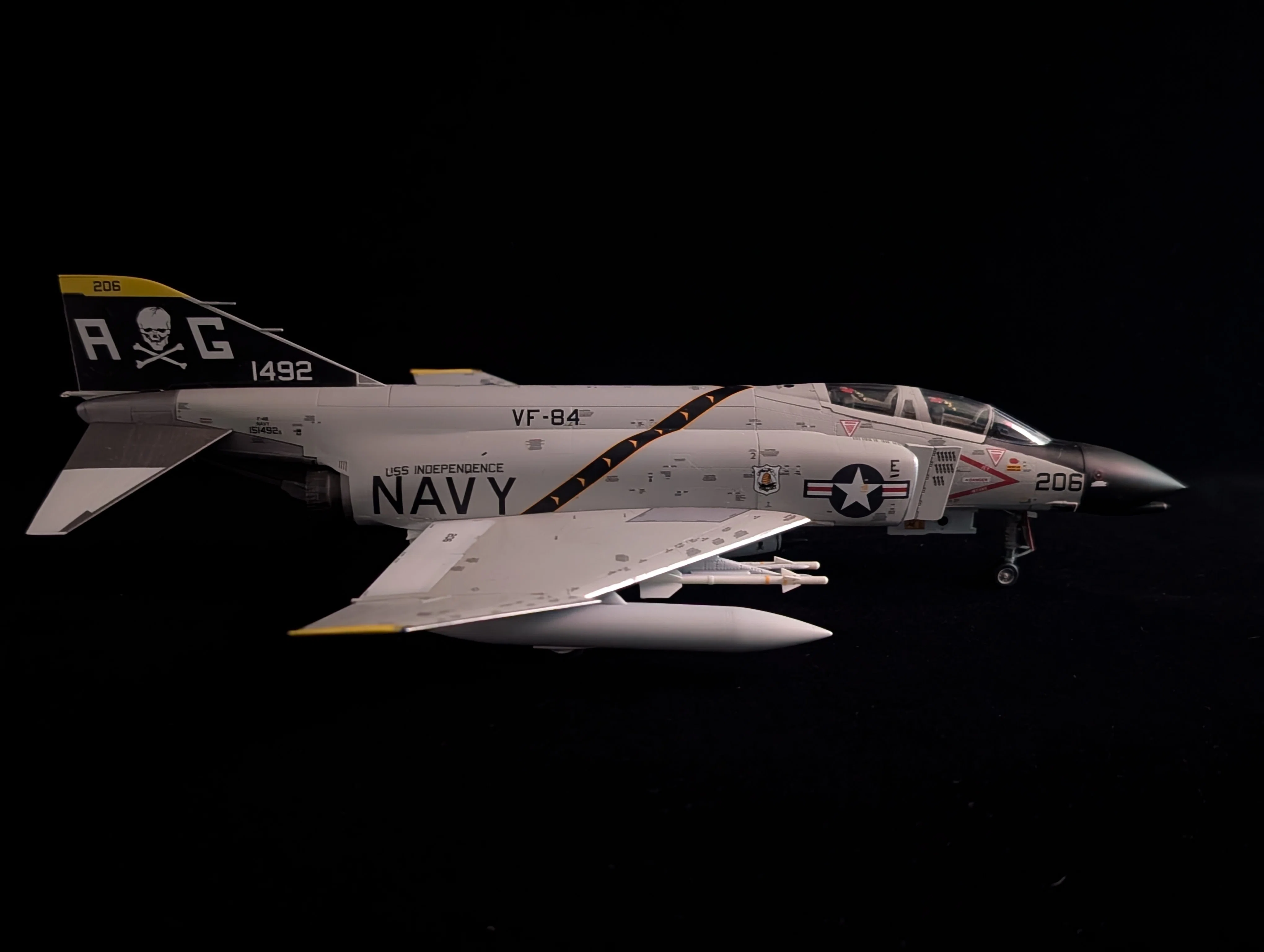 ﾌｧｲﾝﾓｰﾙﾄﾞ 1/72 F-4B VF-84”ｼﾞｮﾘｰﾛｼﾞｬｰｽ”｜大豆。。。