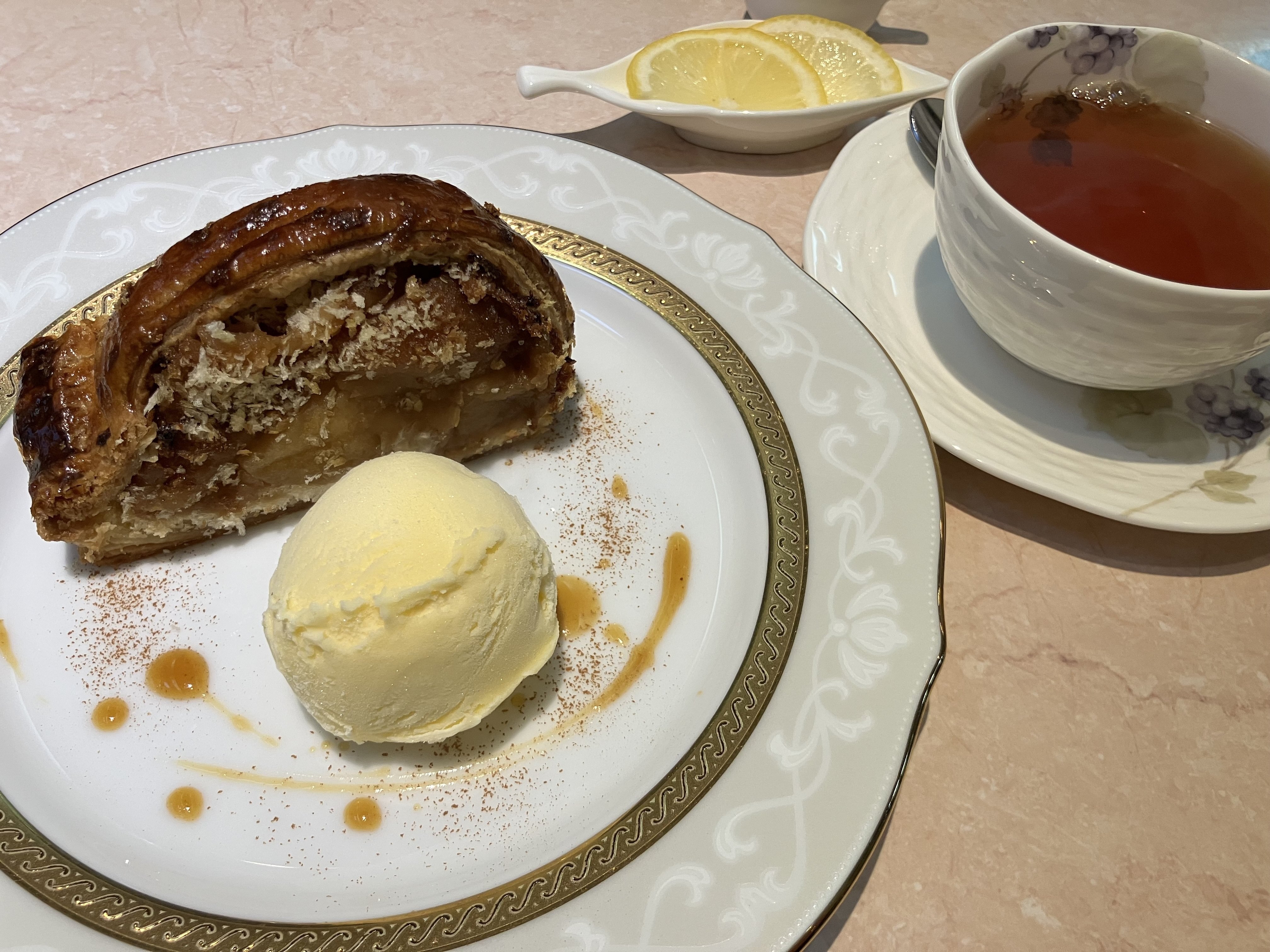 弘前でやりたいこと①アップルパイが食べたい！｜みどり