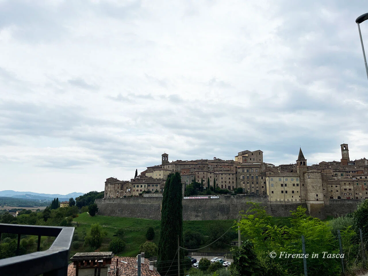 イタリアの最も美しい村 アンギアーリ｜Firenze in Tasca