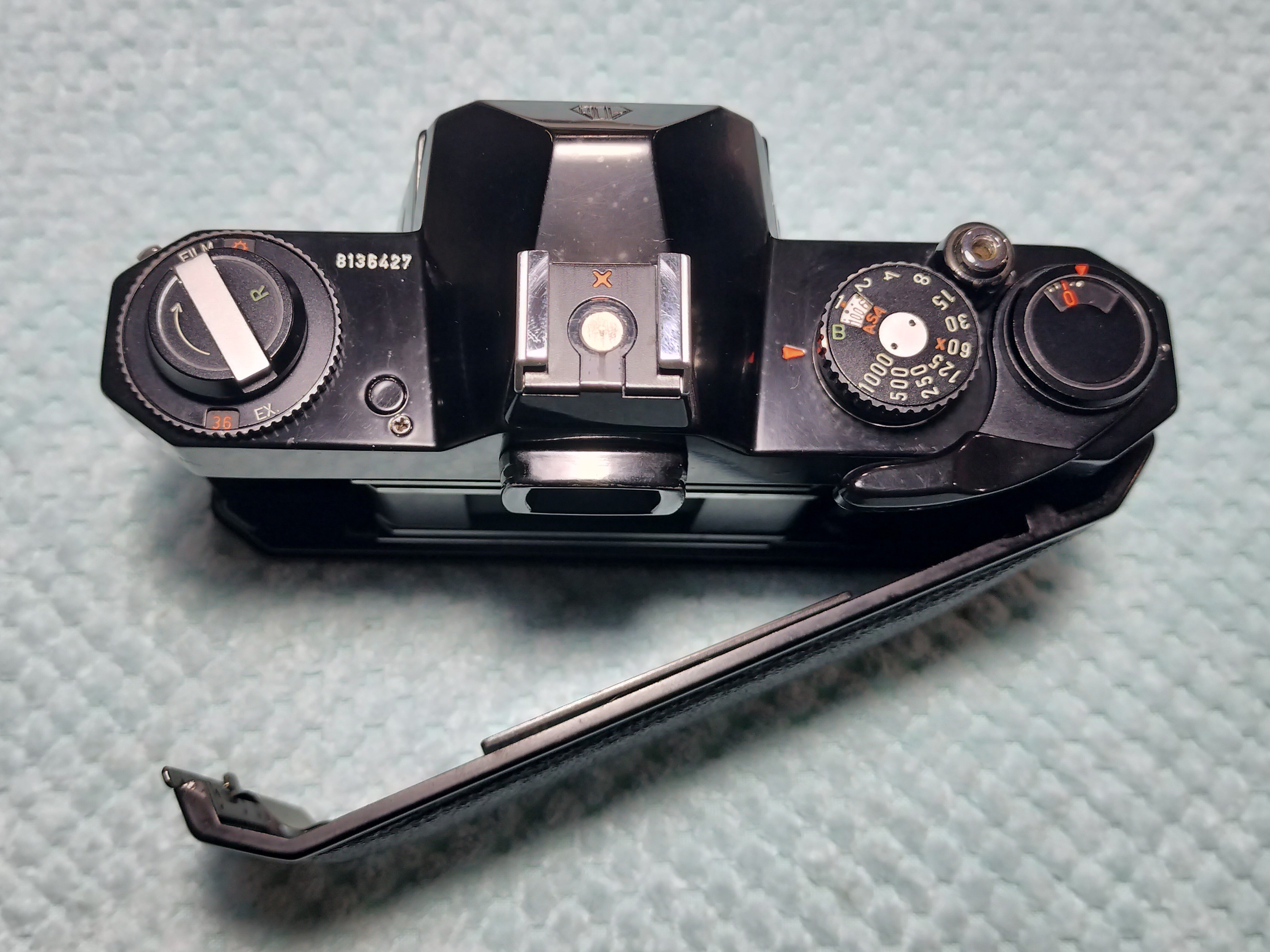 Pentax KMの分解｜フィルムカメラ修理のアクアカメラ