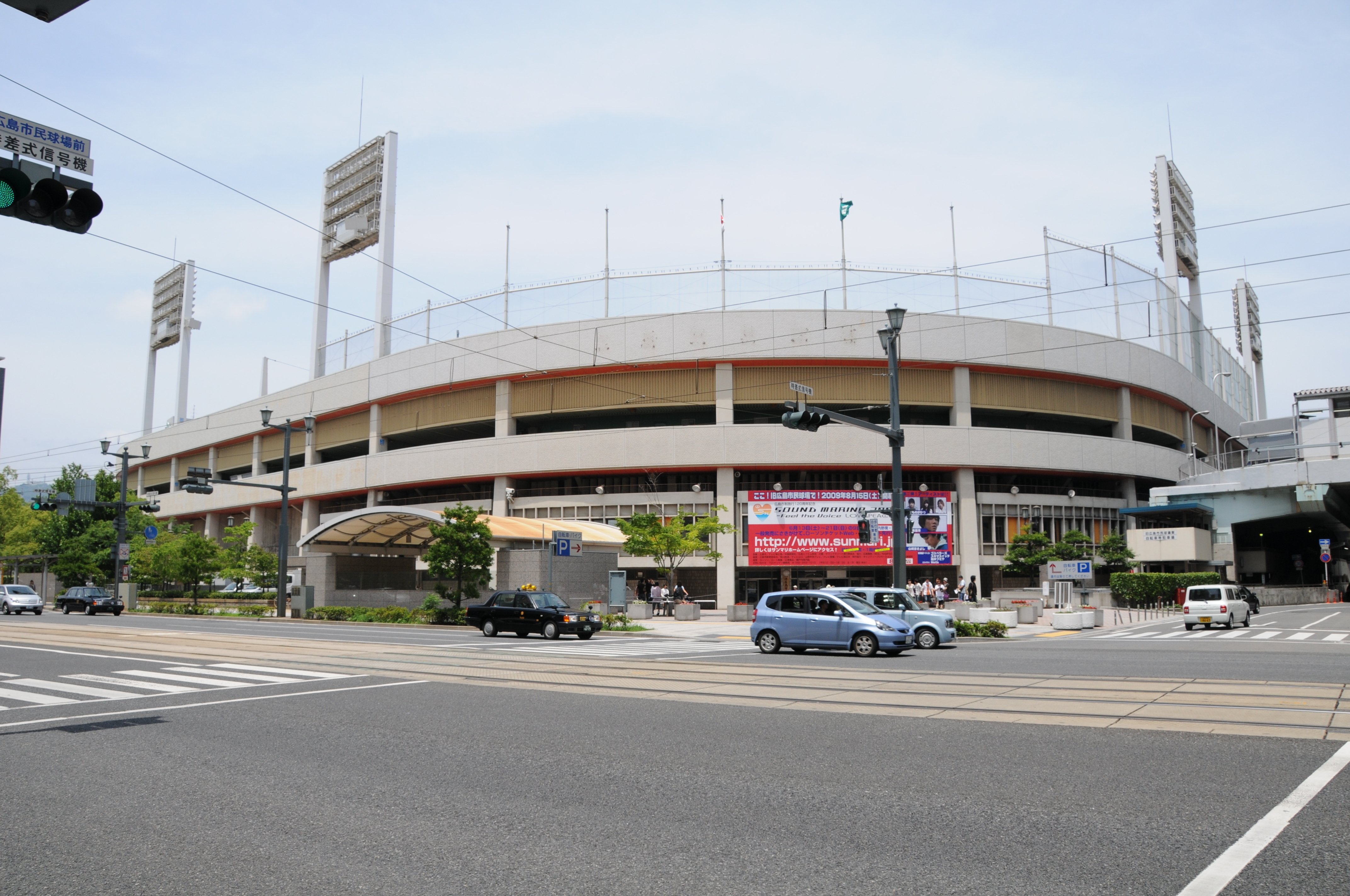 旧広島市民球場　入場券販売看板 広島市民球場スコアボード改修2。: でじぎお25時