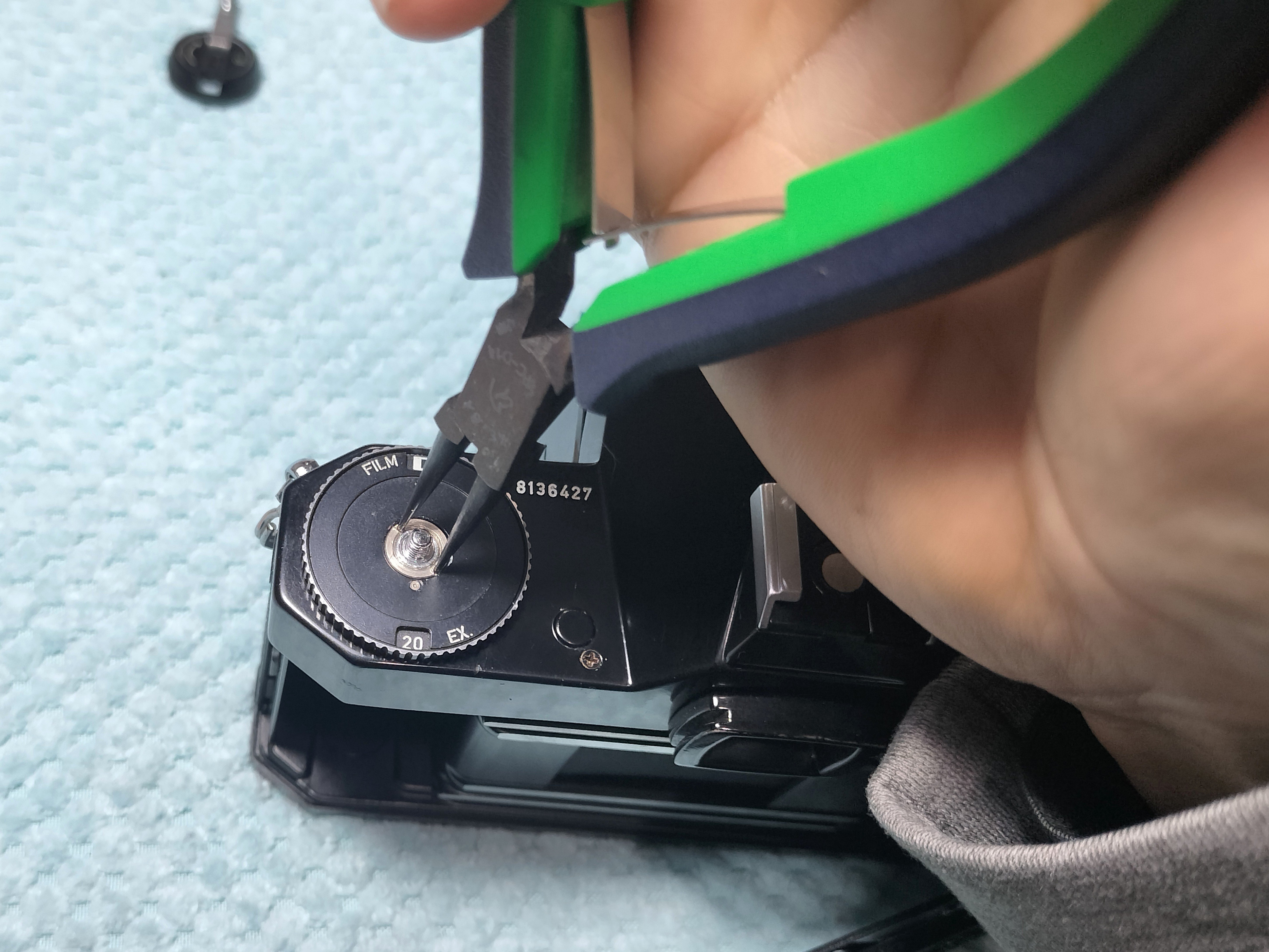 Pentax KMの分解｜フィルムカメラ修理のアクアカメラ