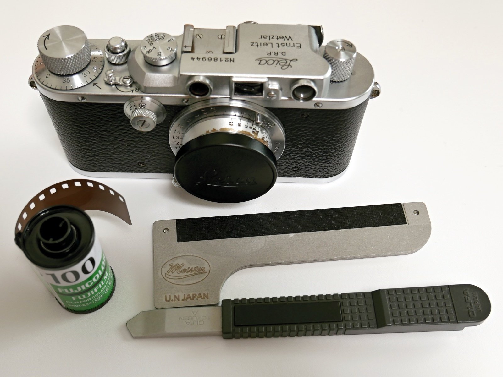 49．バルナック型ライカ用のフィルムカッターガイド＜アクセサリ＞｜神成