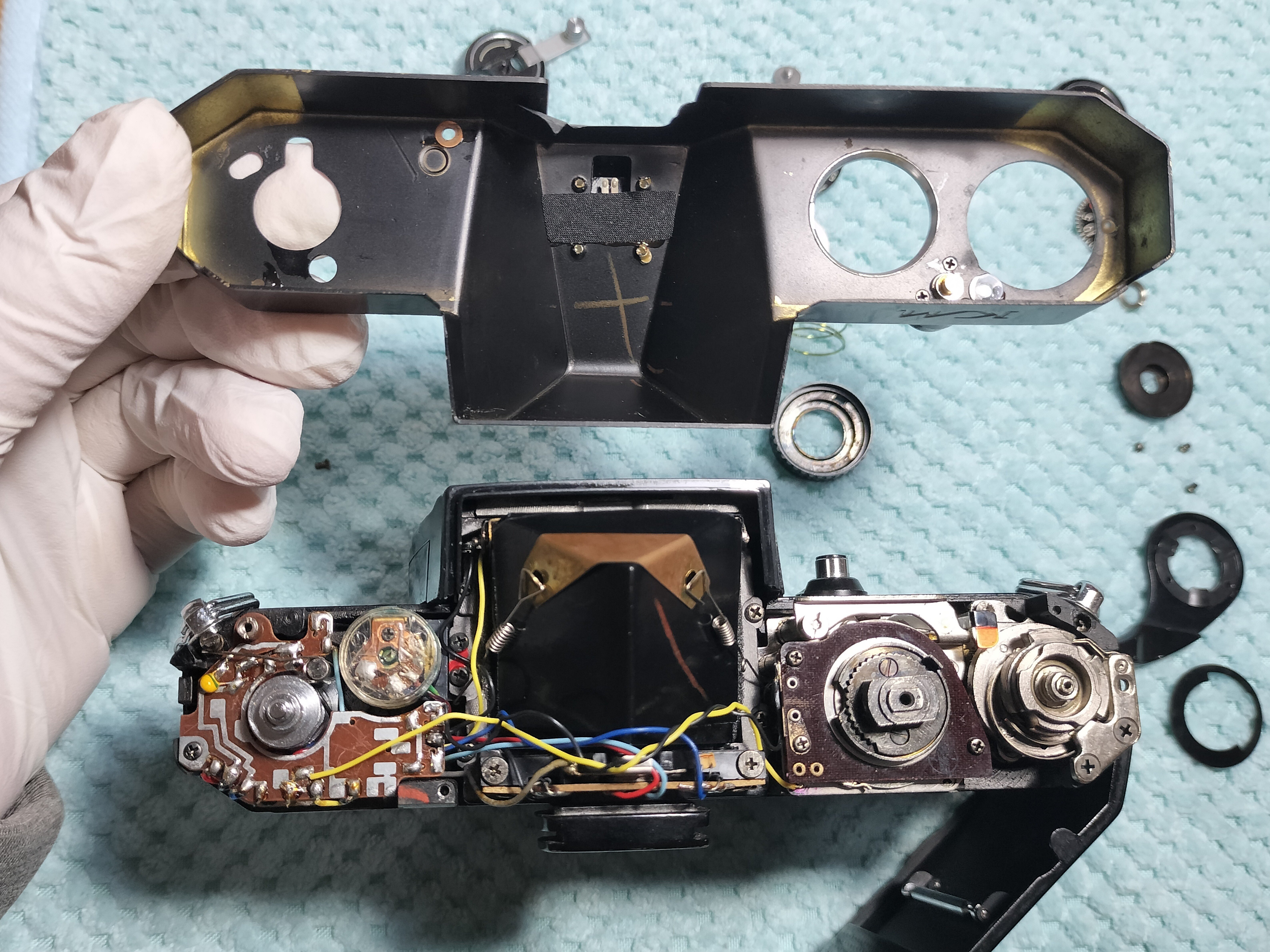 Pentax KMの分解｜フィルムカメラ修理のアクアカメラ