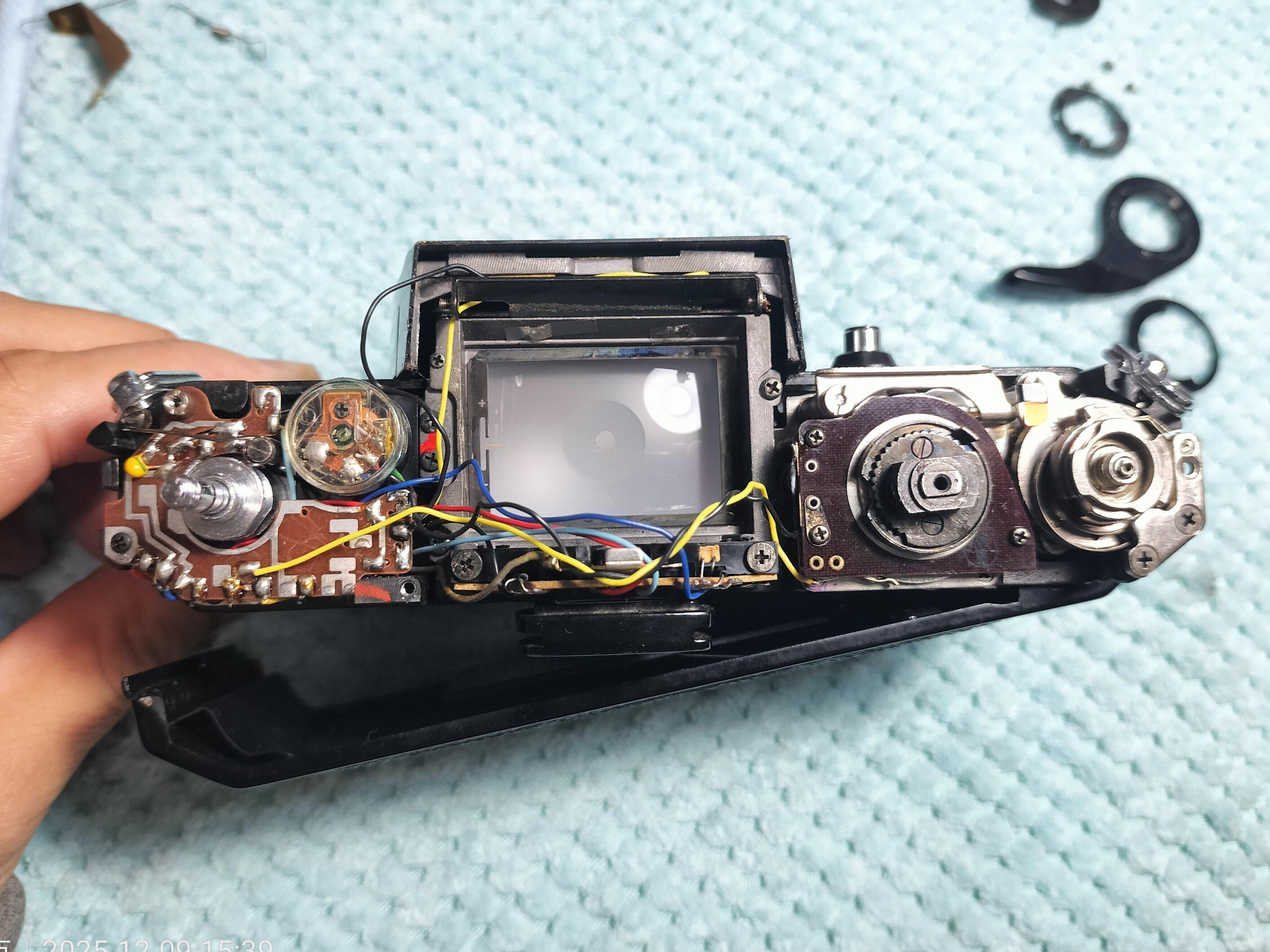 Pentax KMの分解｜フィルムカメラ修理のアクアカメラ