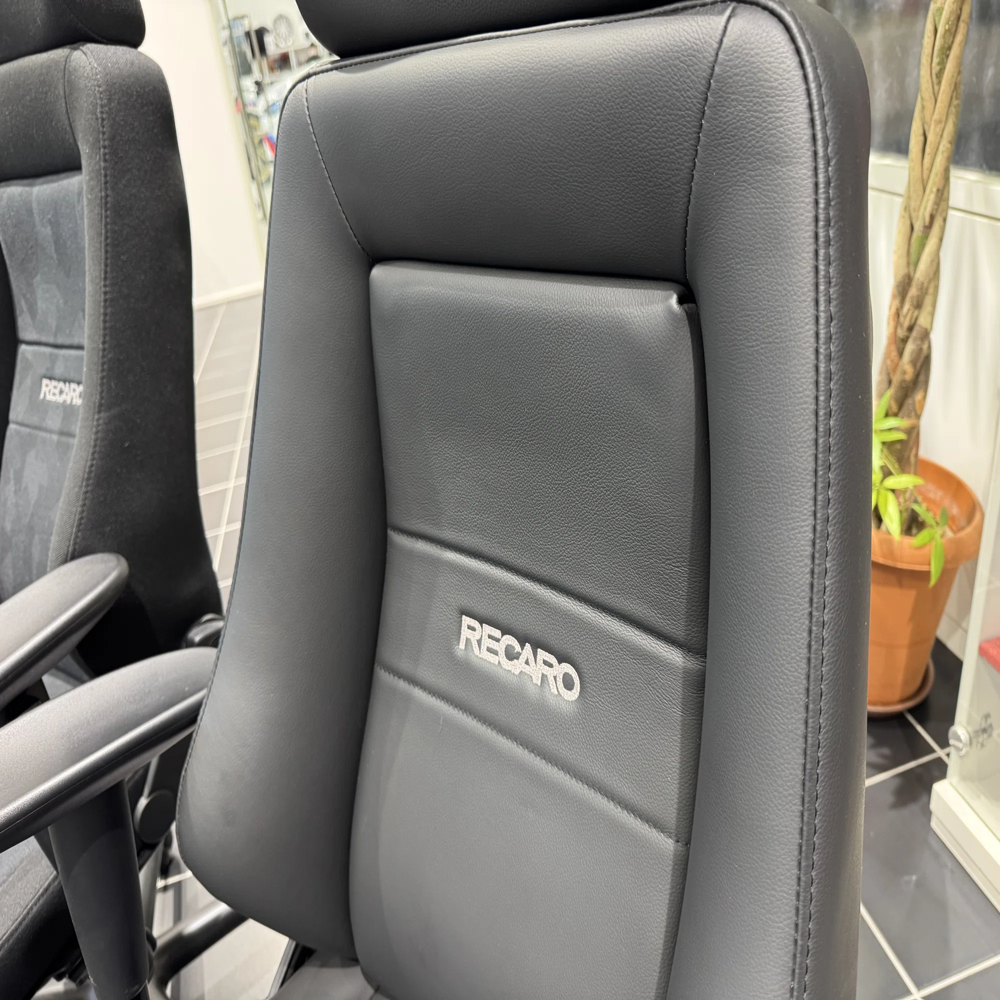 RECARO 24H CHAIR｜Studie AG 相澤康弘