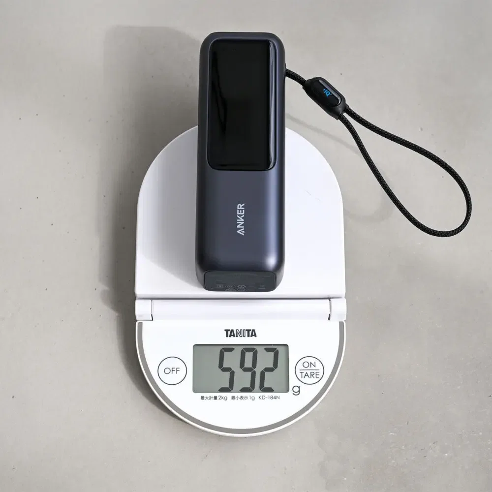 Anker Power Bank (25000mAh, Built-In & 巻取り式USB-Cケーブル)を