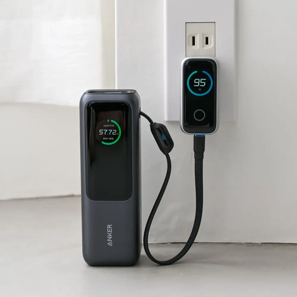 Anker Power Bank (25000mAh, Built-In & 巻取り式USB-Cケーブル)を