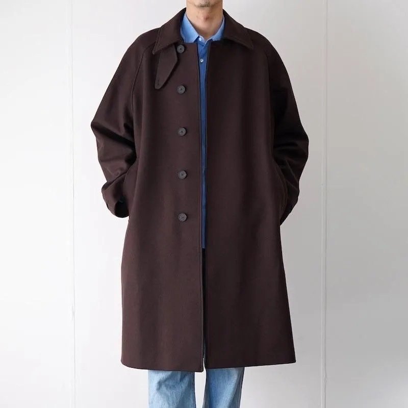 静かに佇み、深く魅せる。STUDIO NICHOLSONが描く、冬のコート