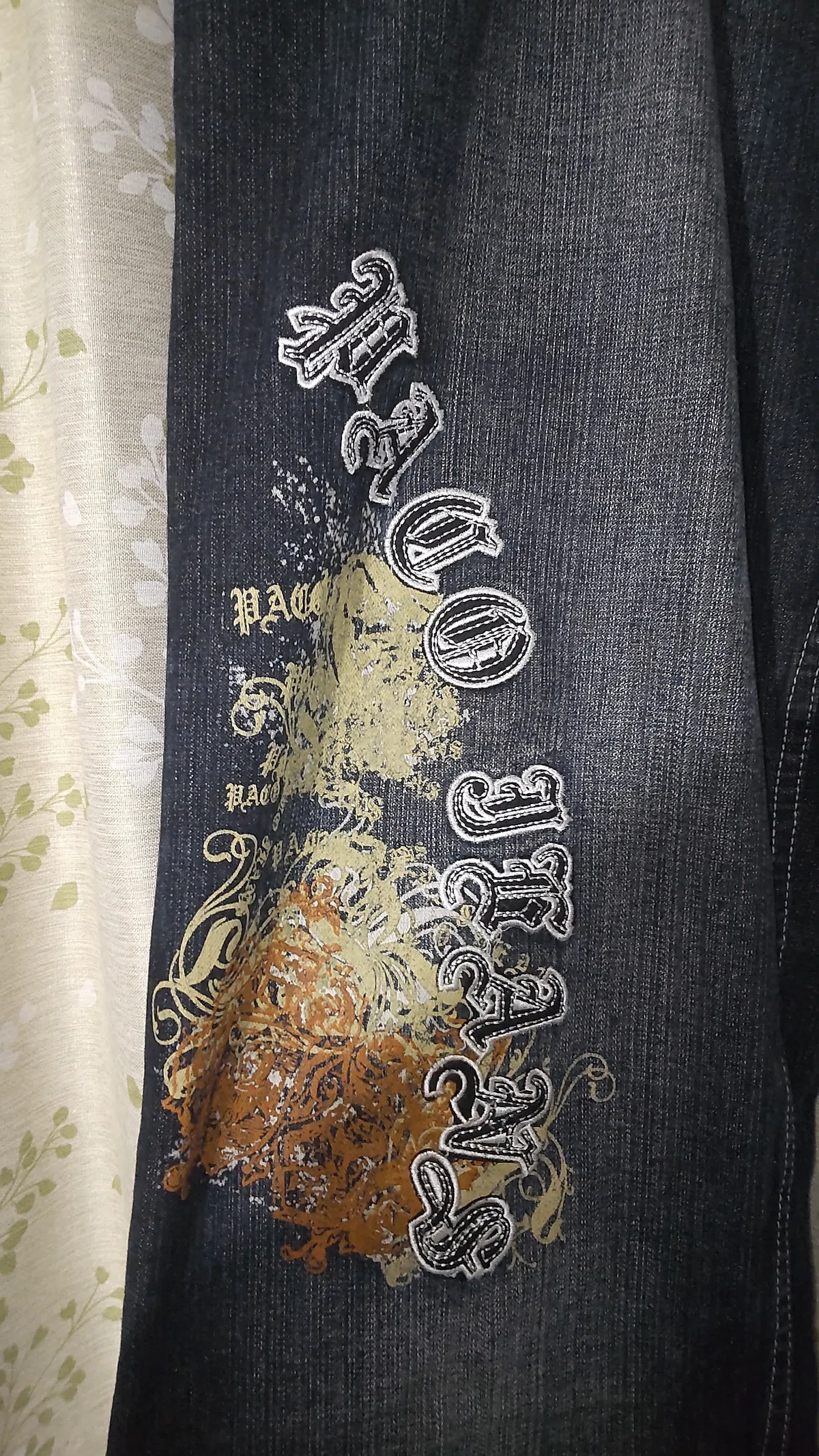 ちょっと派手でありたいお年頃「PACO JEANS 刺繍デニム」ファッション 
