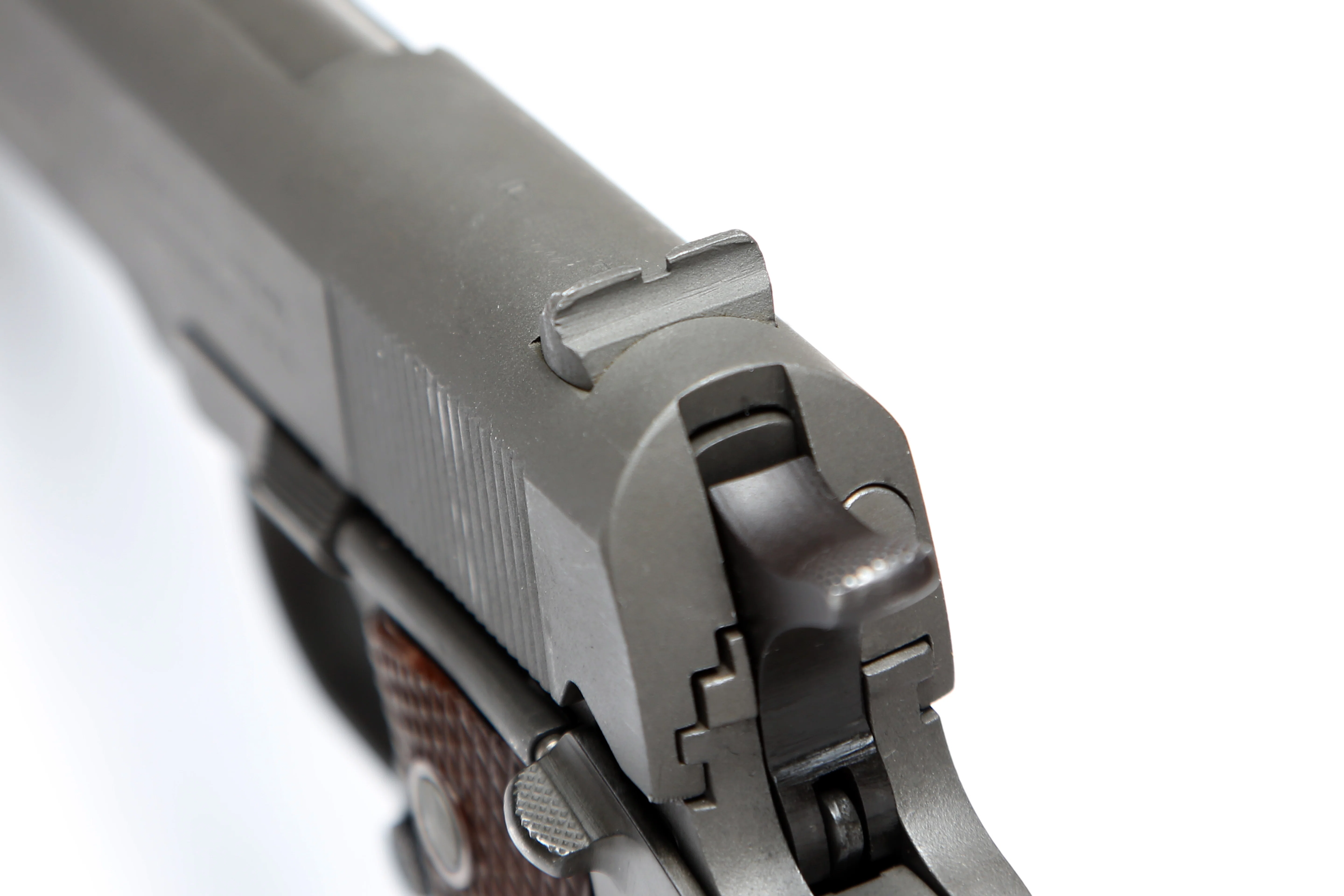 GIコルト M1911A1｜70年使われ続けた軍用拳銃の完成形｜gunbaka SHIN