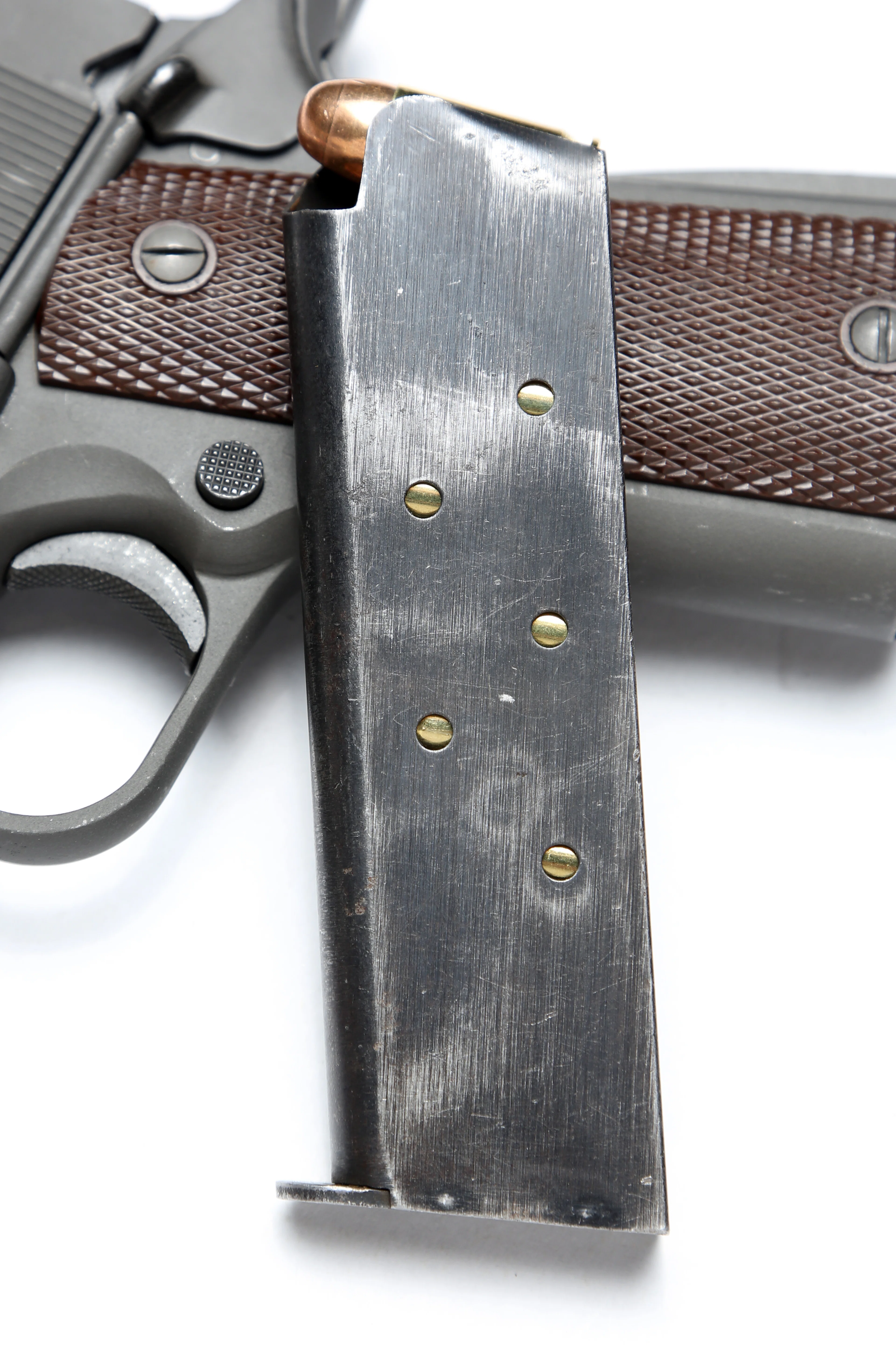GIコルト M1911A1｜70年使われ続けた軍用拳銃の完成形｜gunbaka SHIN