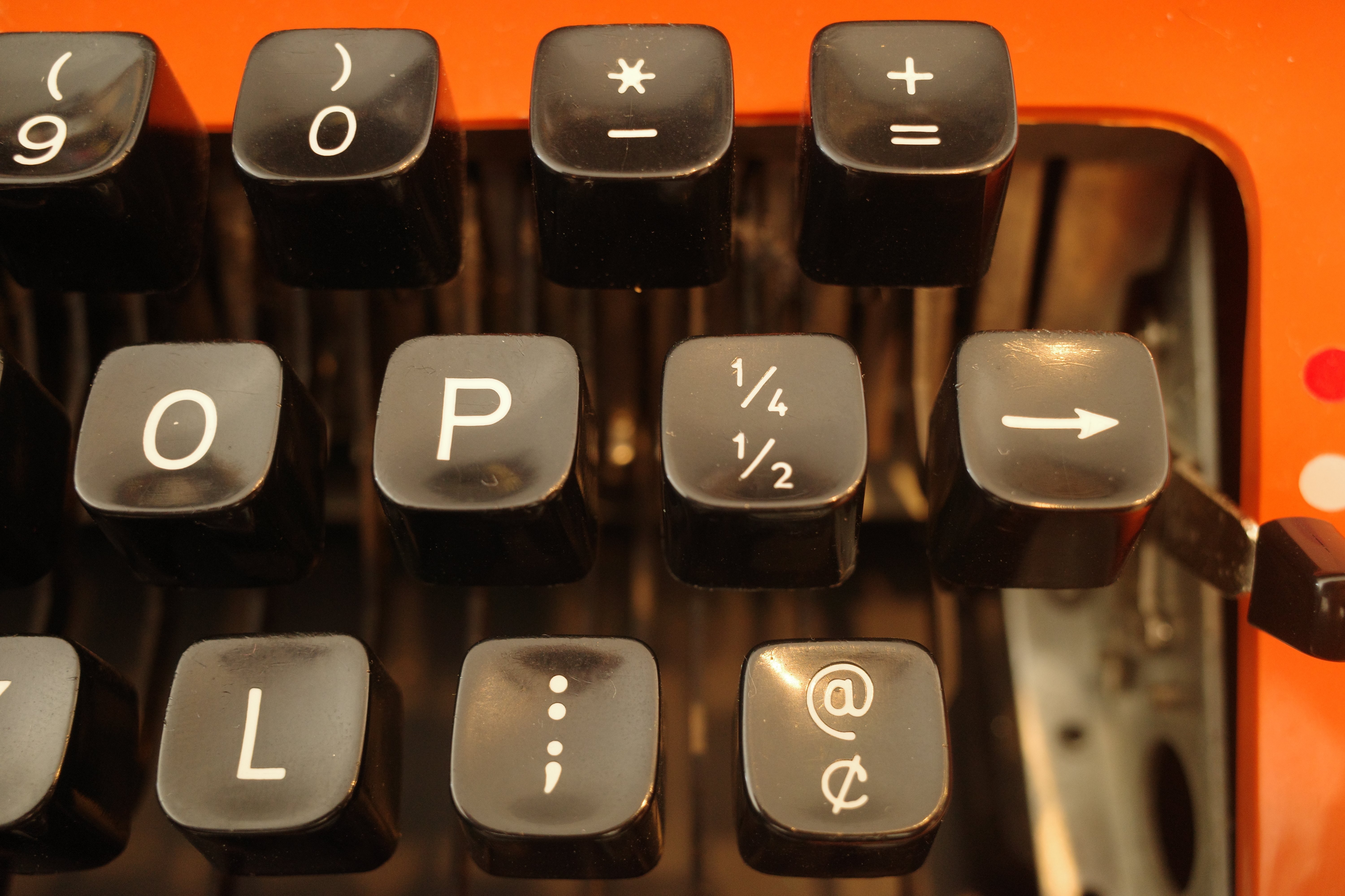 タイプライター Antique Typewriter in Ortholinear - TALPKEYBOARD BLOG
