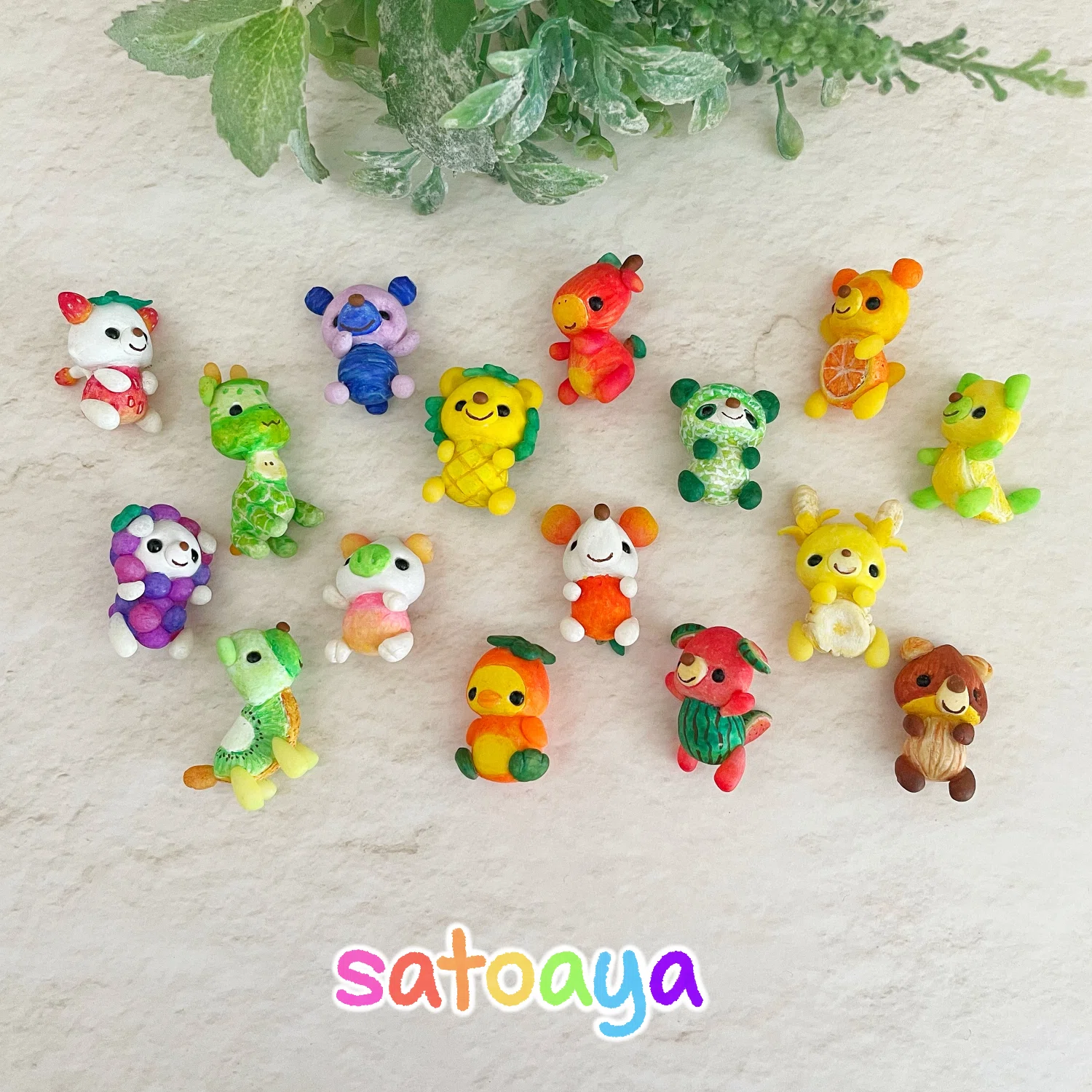 粘土＆羊毛フェルトde、小さなキャラクターを制作中｜satoaya