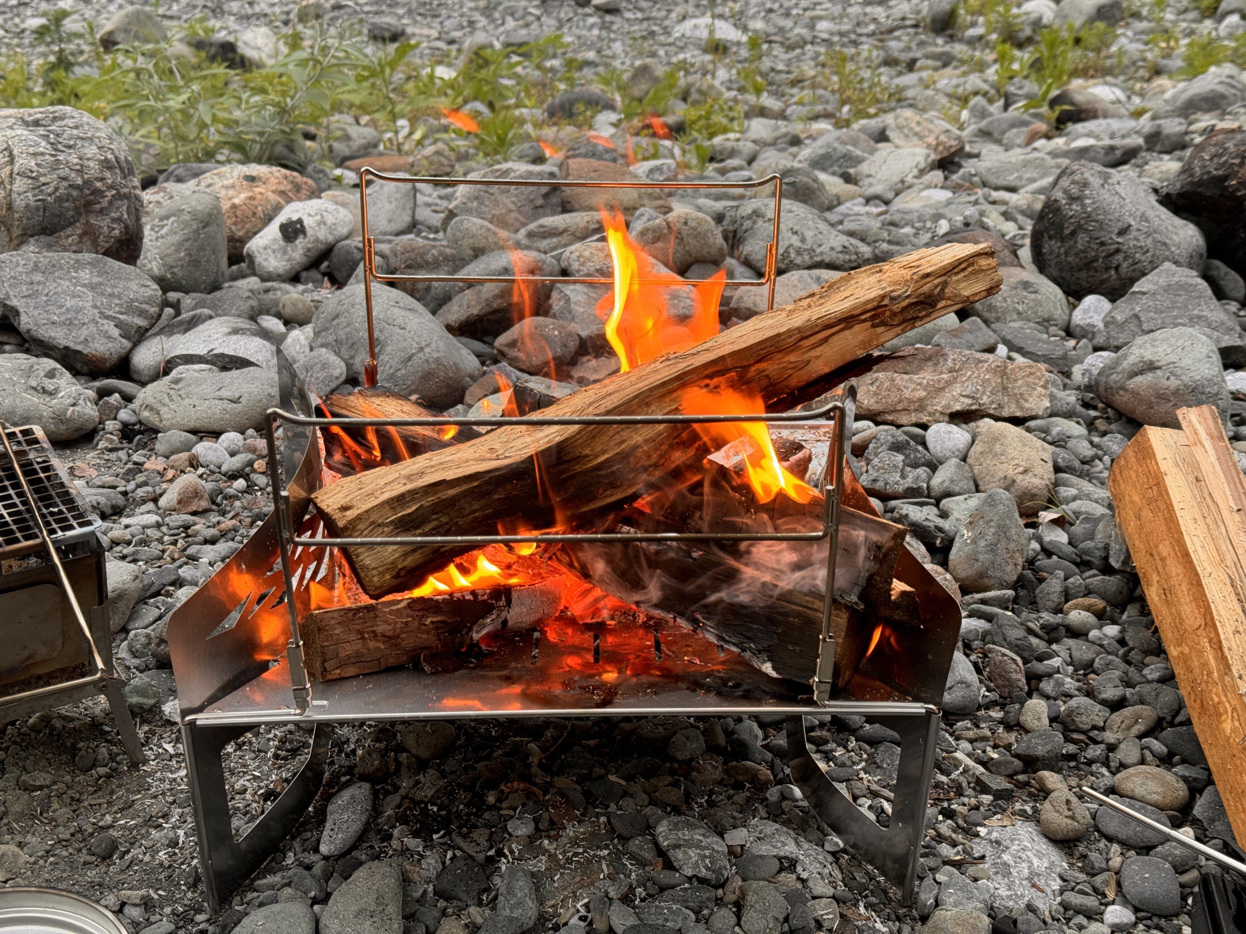 マクライト2（ステンレス版）レビュー ～薄型で“焚き火料理が捗る