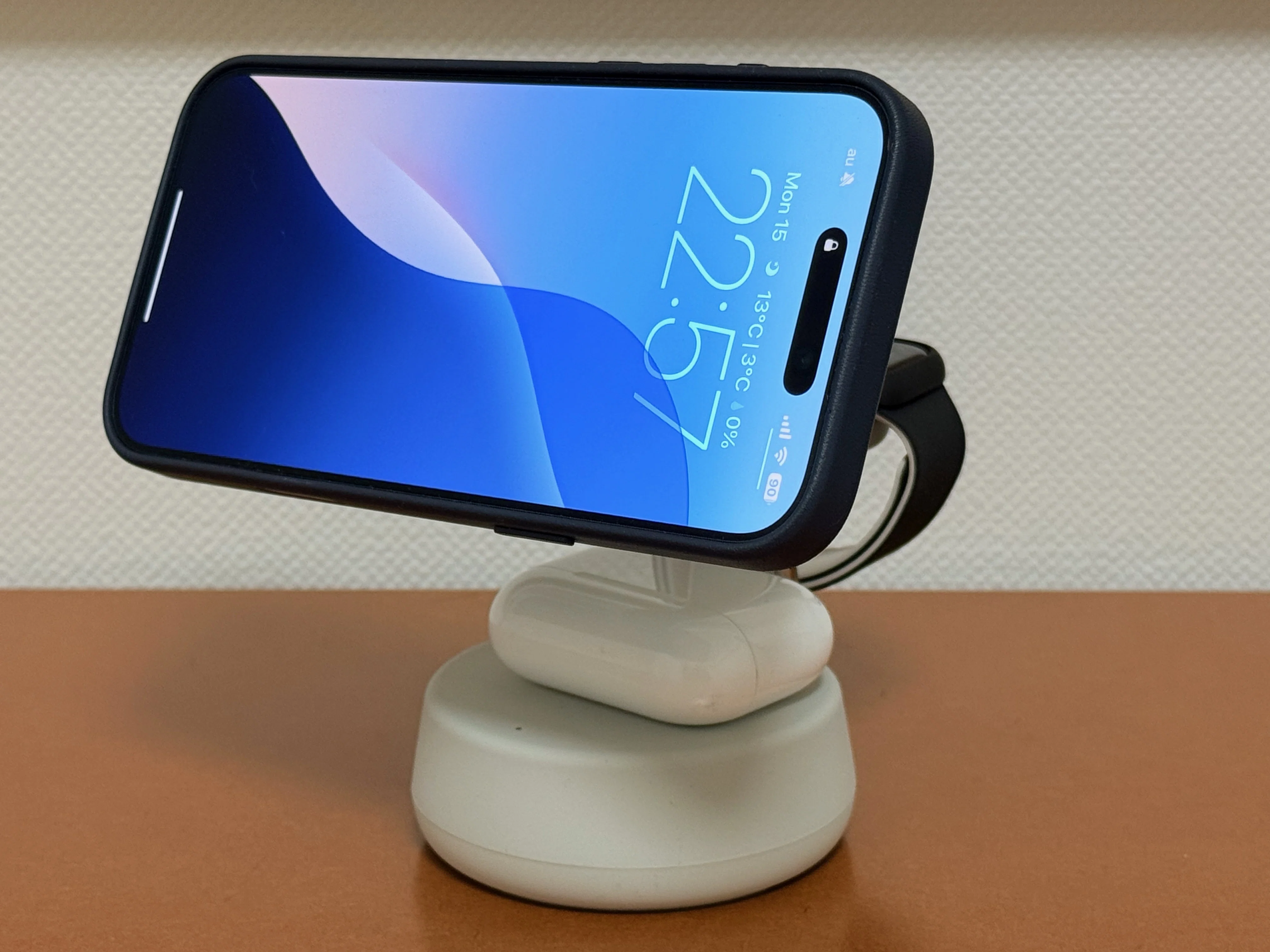 Belkin UltraCharge Pro 3-in-1 Magnetic Charging Dock with Qi2 25W